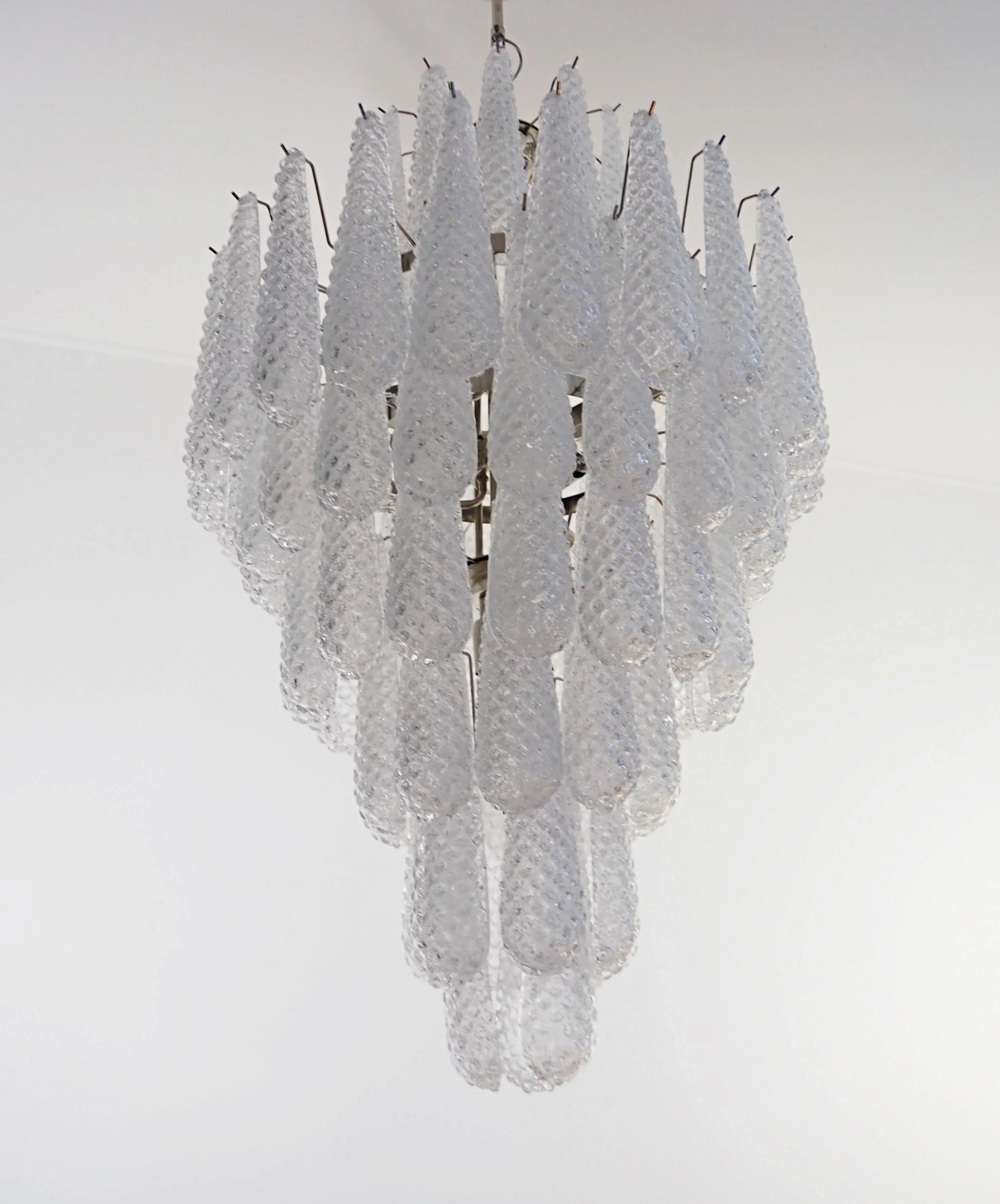 elegant-murano-style-transparent-glass-petal-chandelier-for-modern-living-room