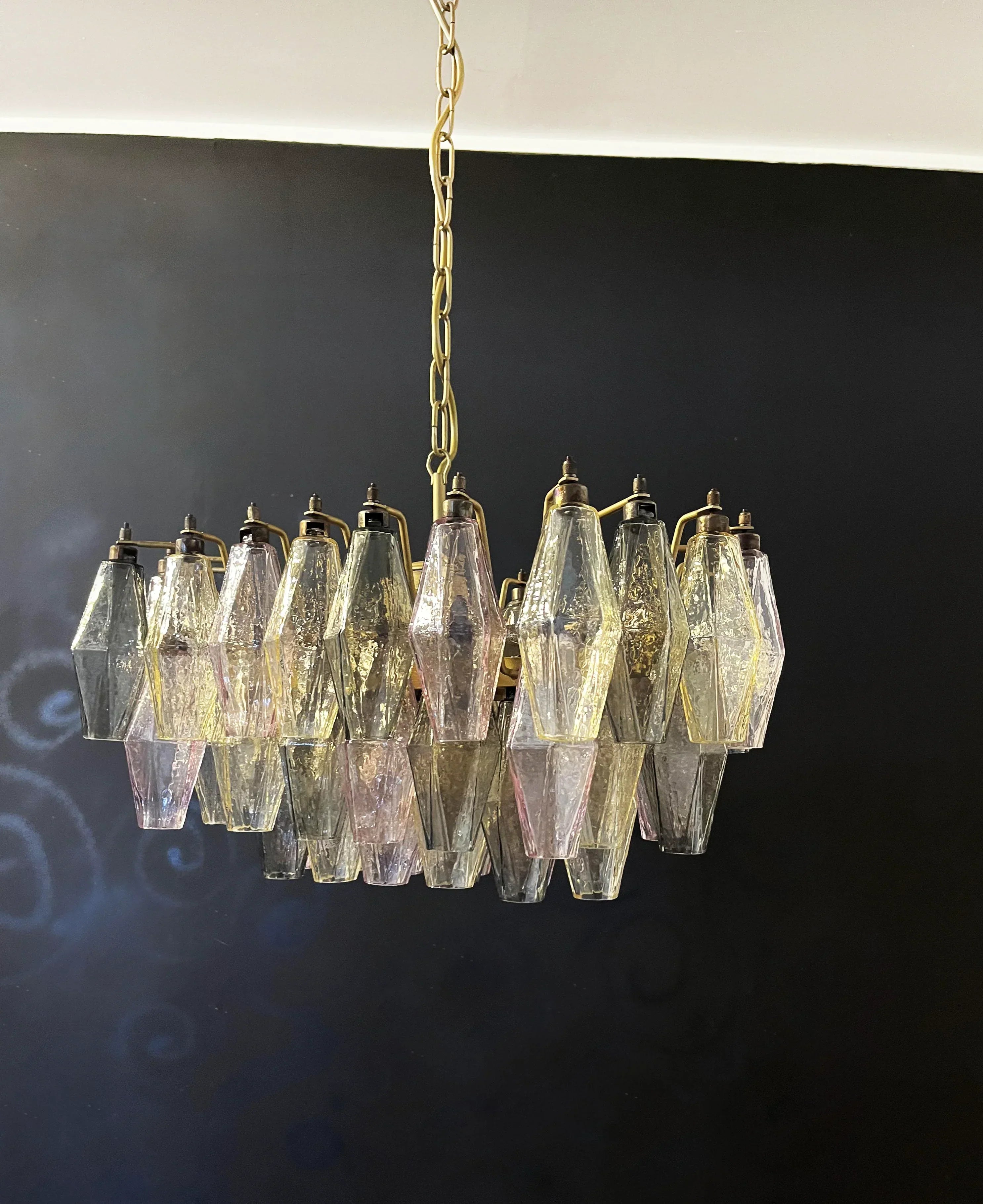 elegant-poliedri-murano-style-multicolored-glass-chandelier-for-living-room