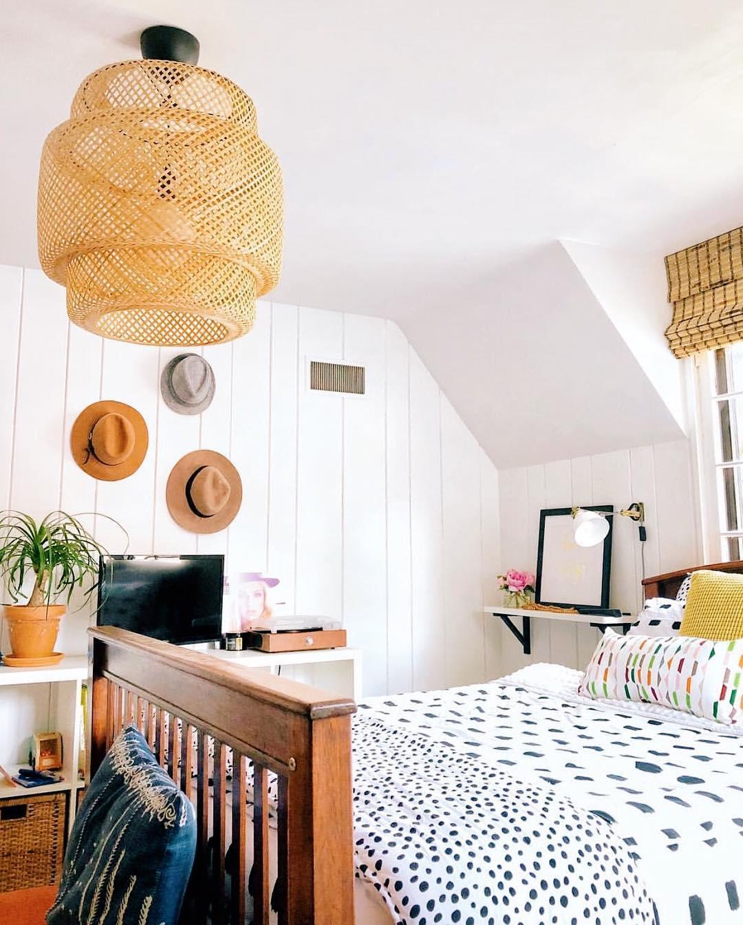 Handcrafted Bamboo Braided Pendant Light Natural Woven Hanging Lamp for Indoor Lighting