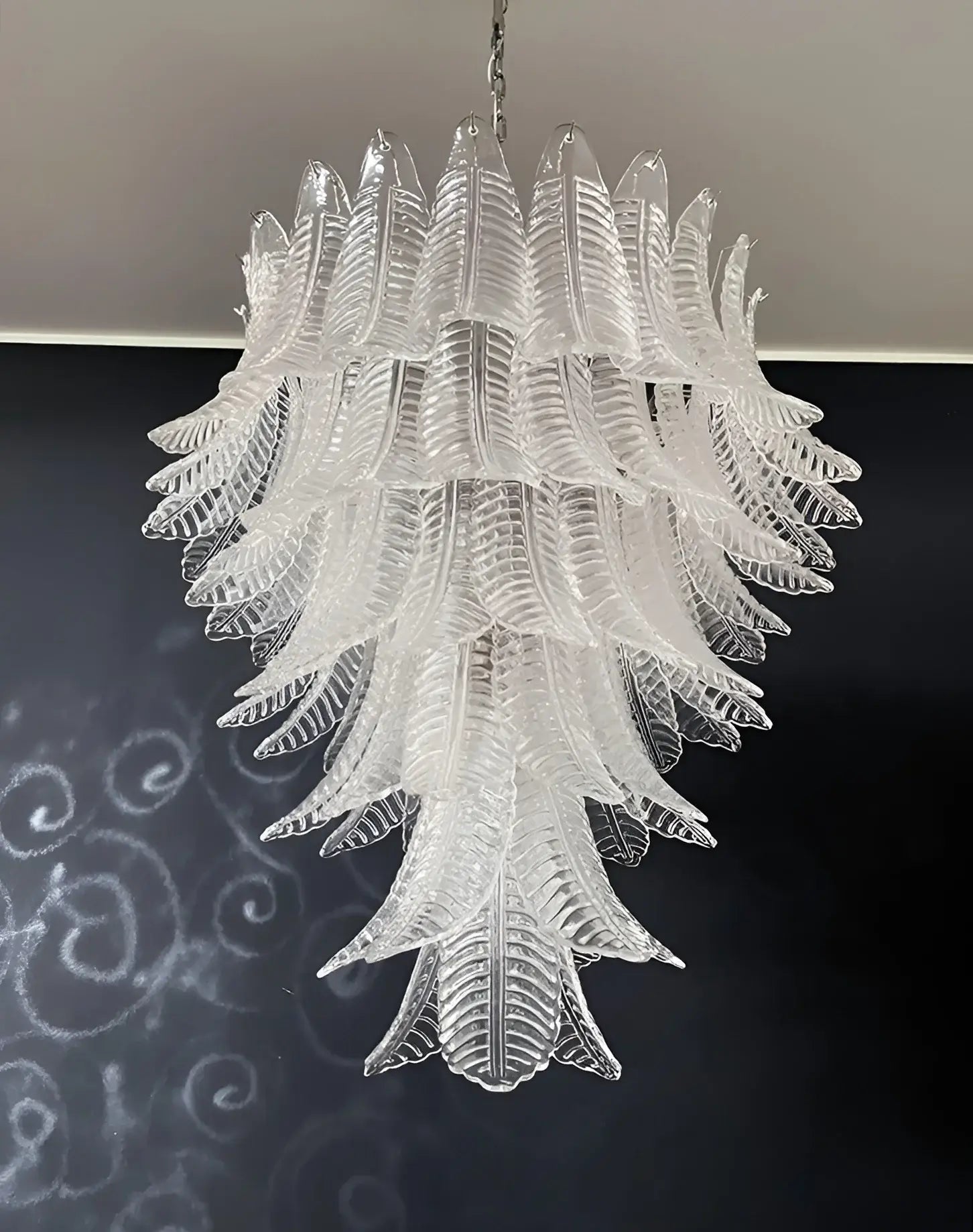 handcrafted-murano-glass-felci-chandelier-with-transparent-petals-for-luxury-living-room