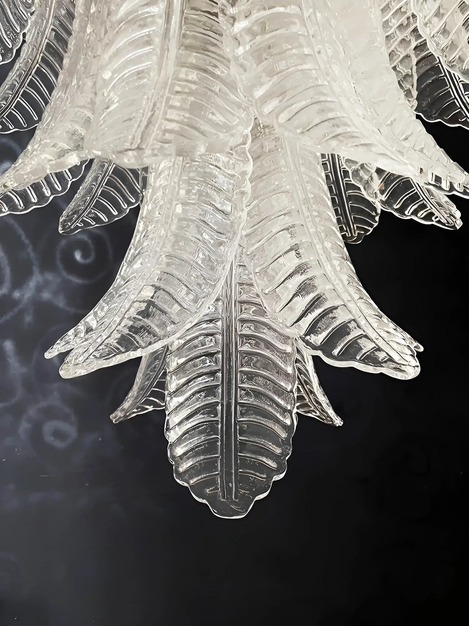 handcrafted-murano-glass-felci-chandelier-with-transparent-petals-for-luxury-living-room