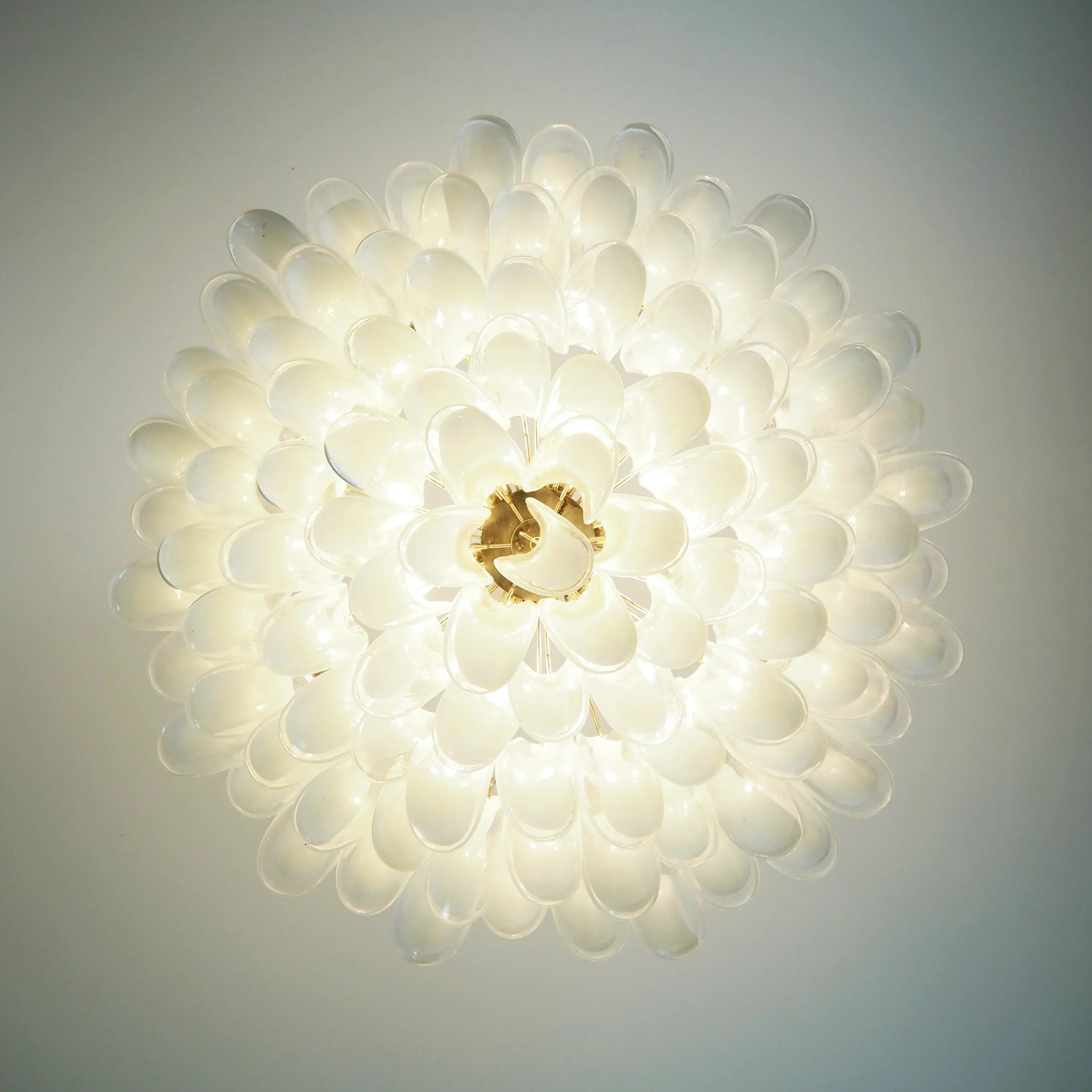 handcrafted-murano-style-transparent-glass-petal-chandelier-modern-flower-pendant-light-fixture