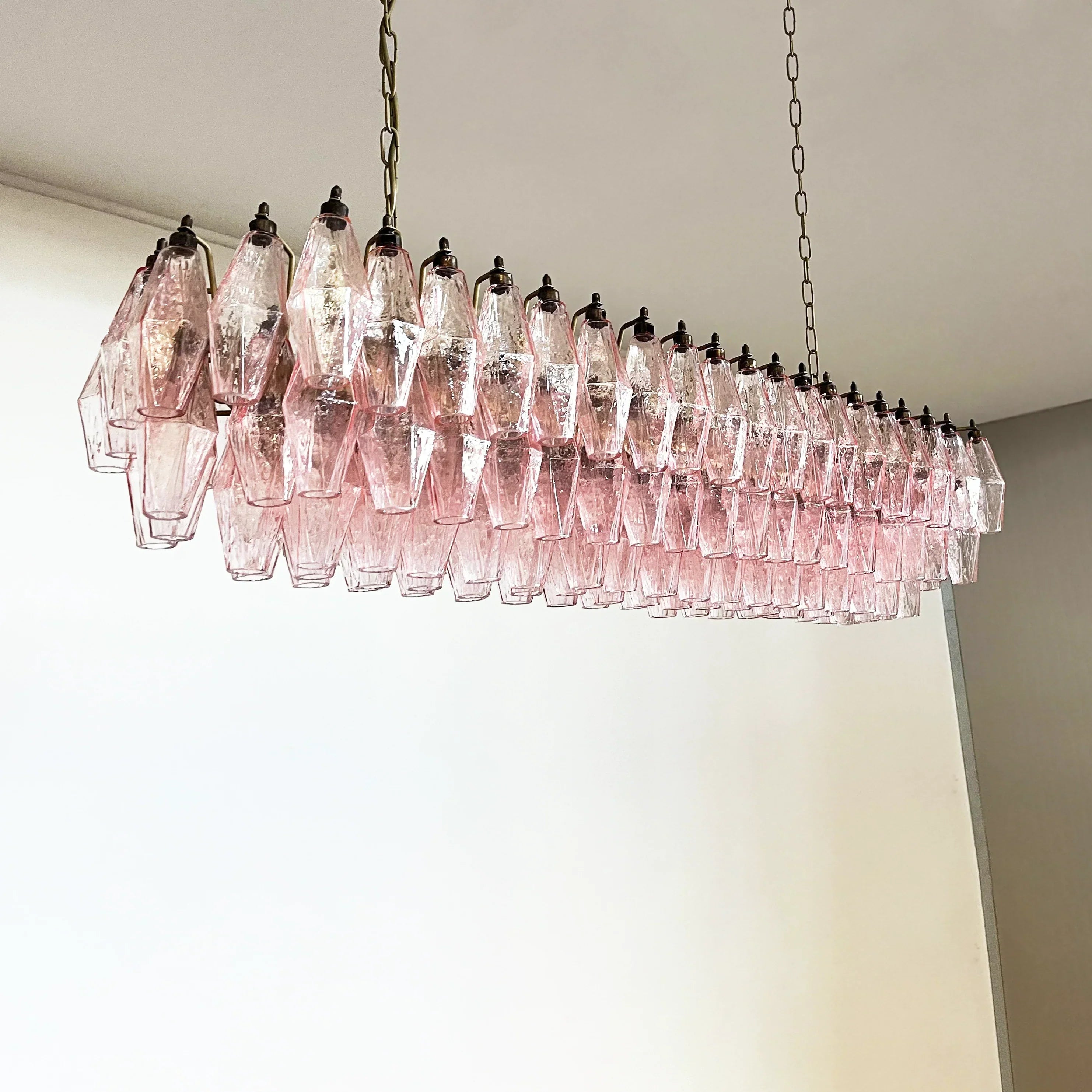 handcrafted-pink-murano-poliedri-glass-linear-chandelier-modern-dining-light