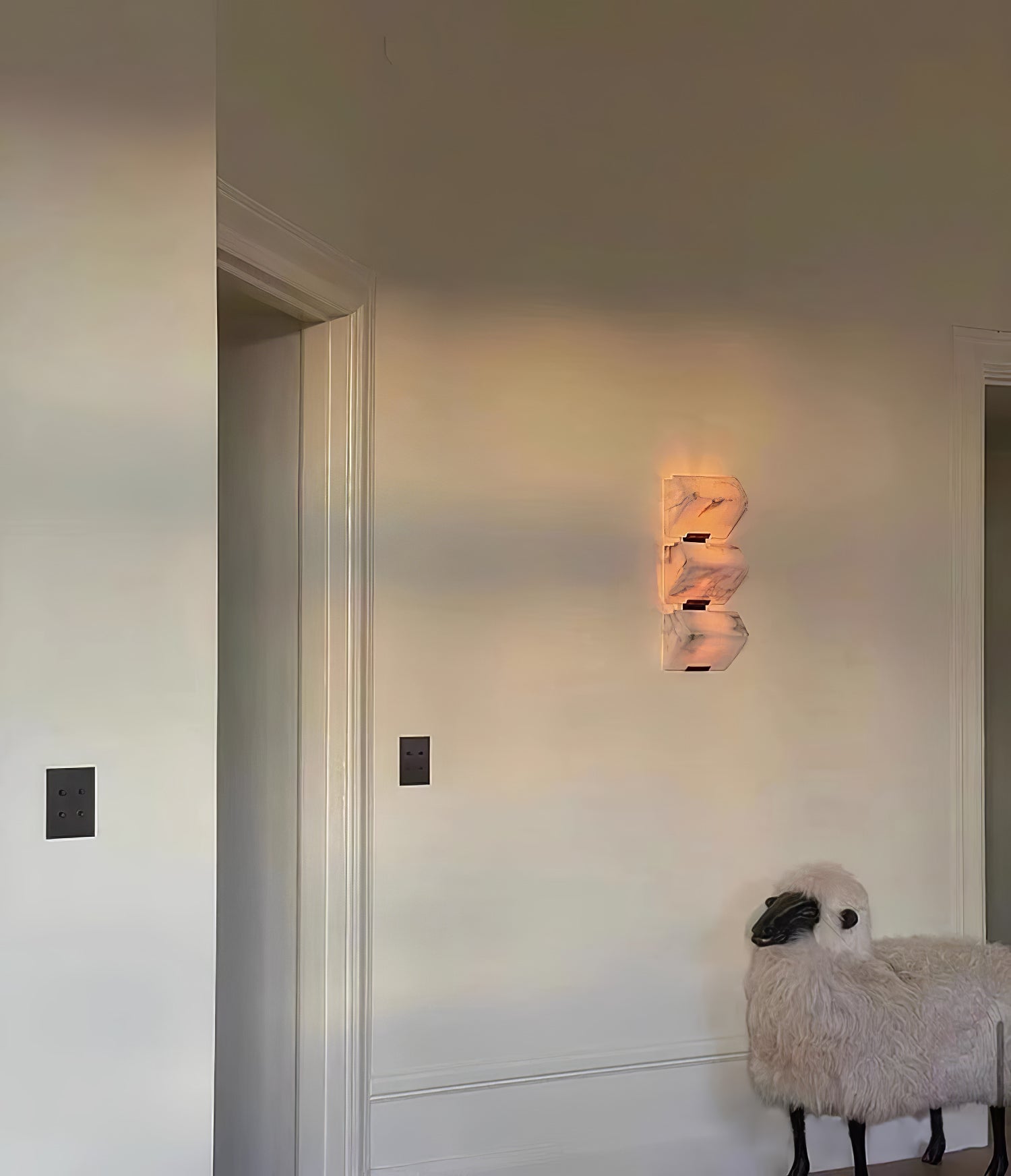 Luxury Alabaster LED Sconce Minimalist Wall Light for Staircase and Bedroom
