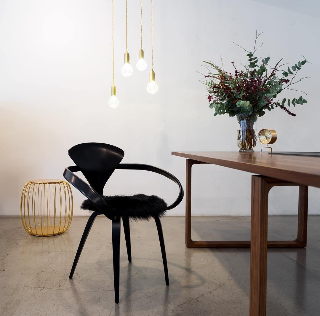 Luxury Clear Crystal Glass LED Pendant Lamp with Brass Fixture for Indoor Decor
