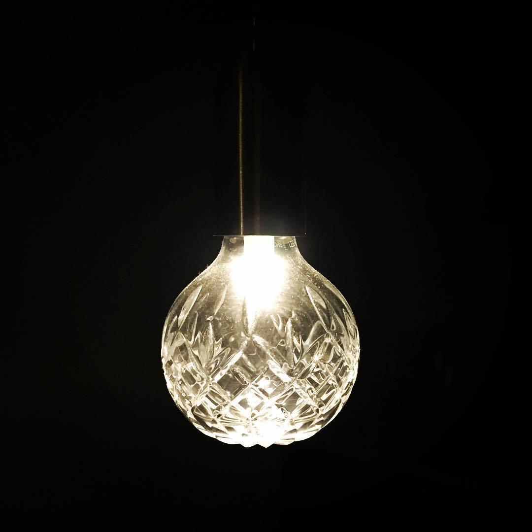 Luxury Clear Crystal Glass LED Pendant Lamp with Brass Fixture for Indoor Decor