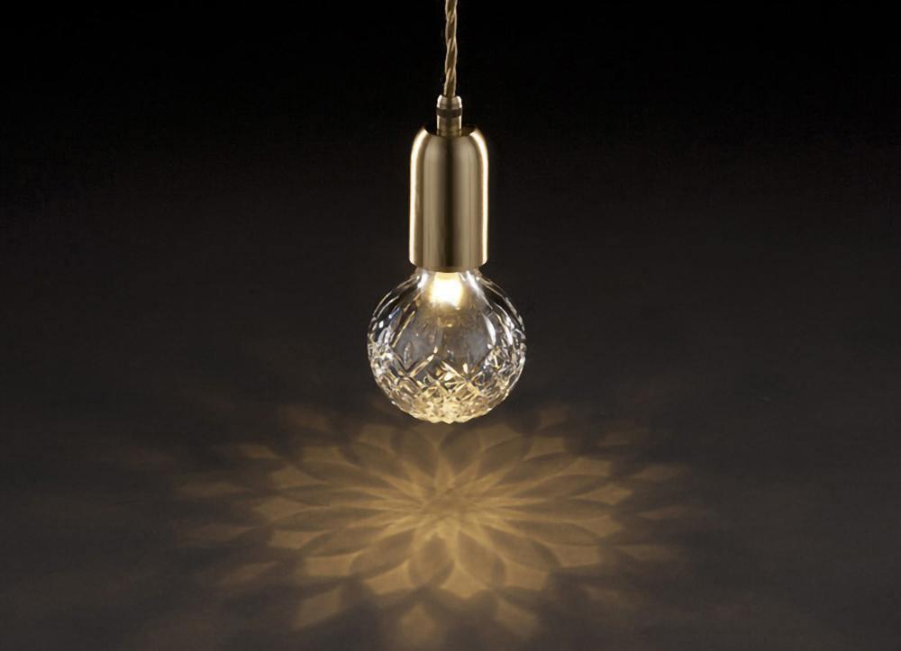 Luxury Clear Crystal Glass LED Pendant Lamp with Brass Fixture for Indoor Decor