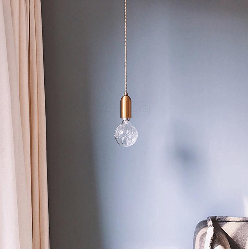 Luxury Clear Crystal Glass LED Pendant Lamp with Brass Fixture for Indoor Decor