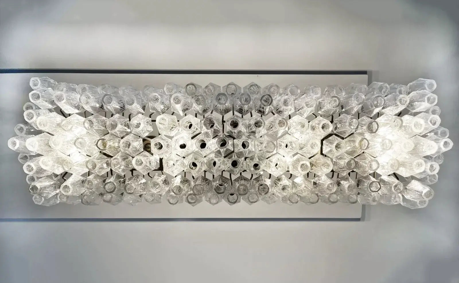 luxury-handcrafted-transparent-murano-poliedri-glass-chandelier-for-modern-dining-rooms