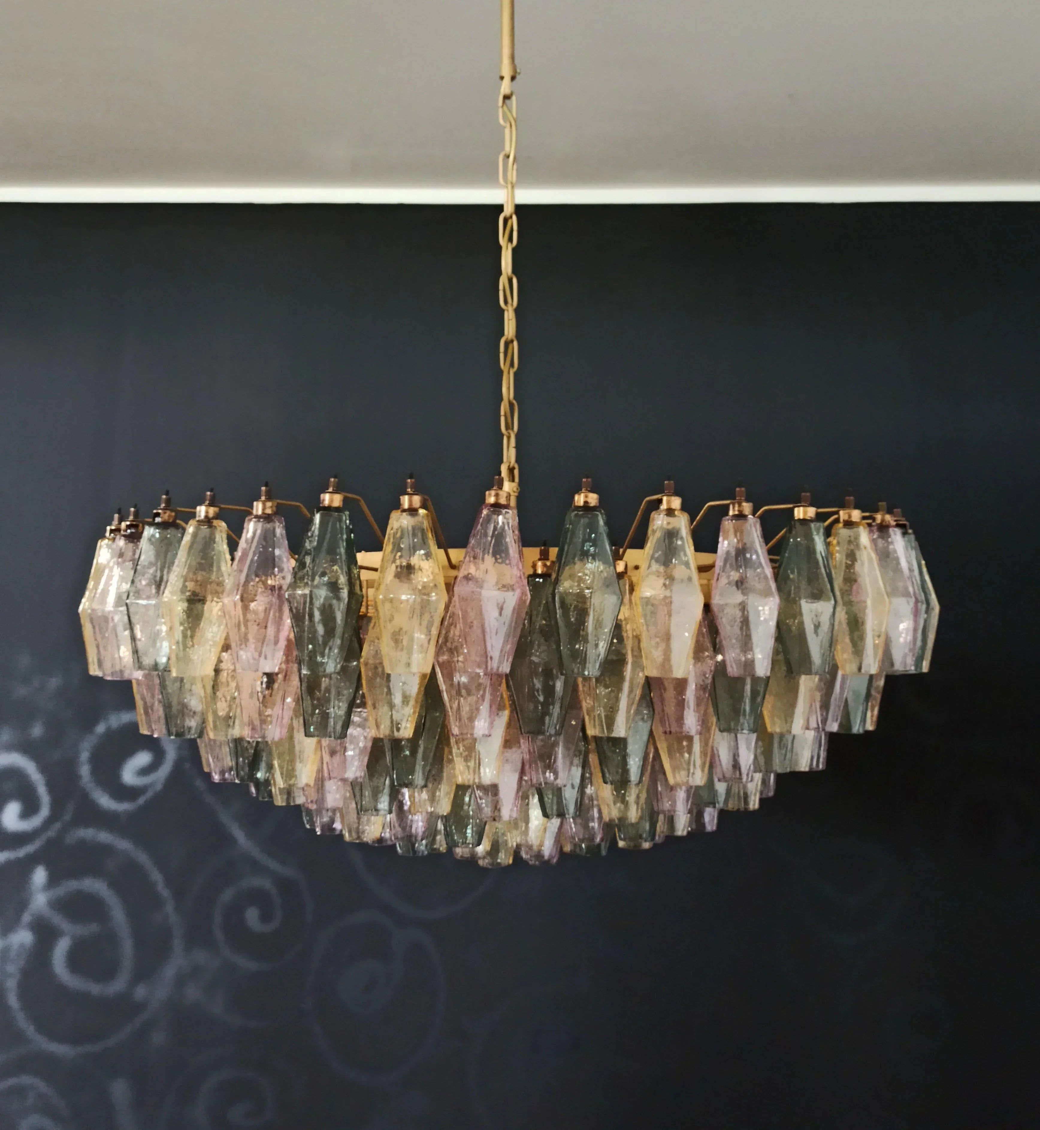 luxury-murano-style-faceted-multicolor-glass-chandelier-for-living-room-and-dining-areas