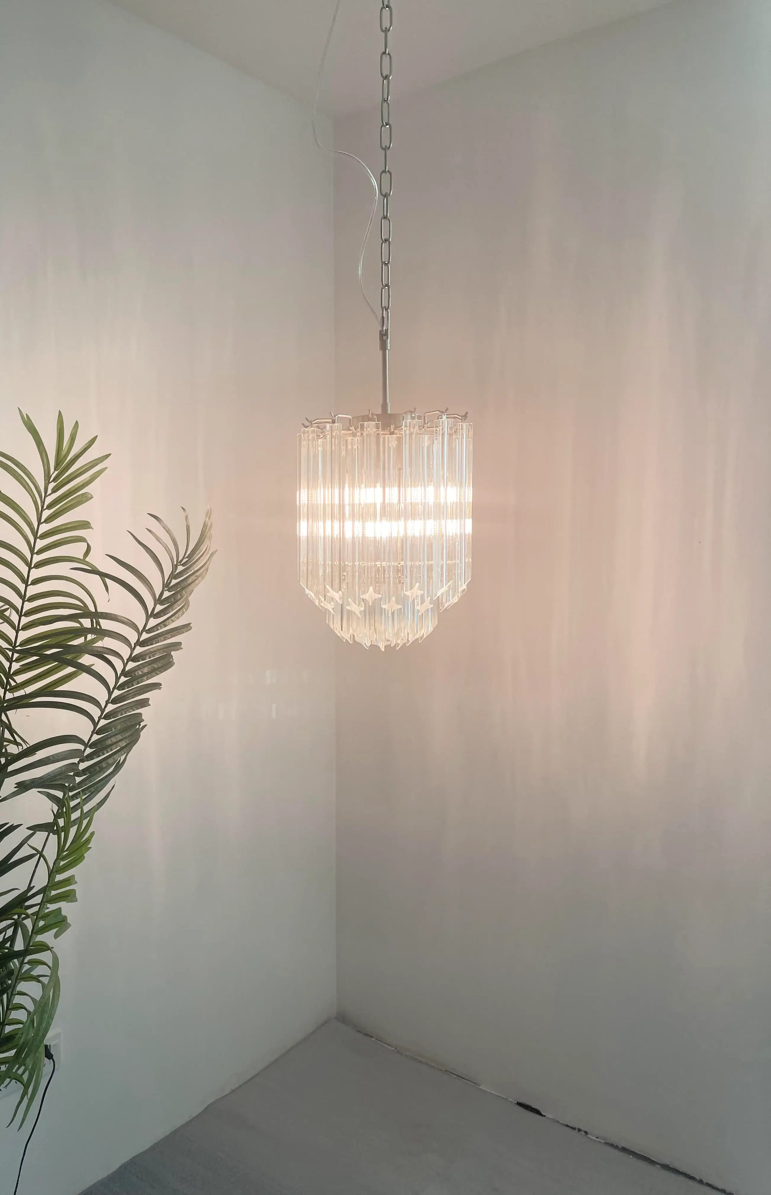 luxury-quadriedri-glass-prism-pendant-light-with-transparent-murano-crystals