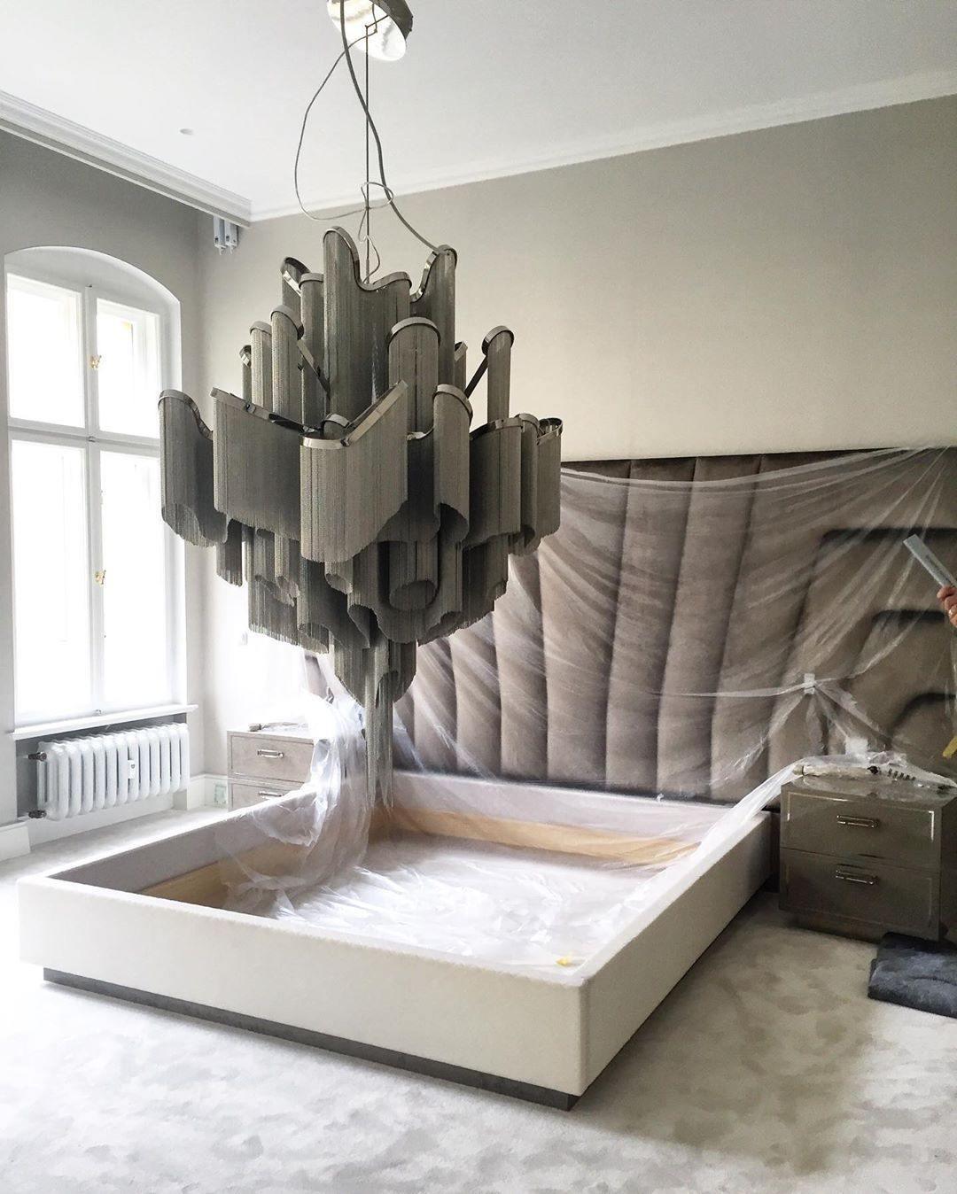 Luxury Waterfall Metal Chain Chandelier Modern Cascading Pendant Light for Dining Room