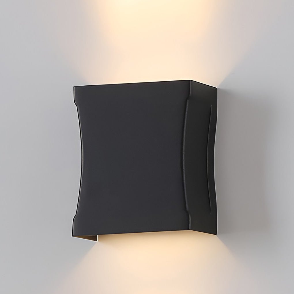 Minimalist Aluminum Outdoor Wall Light Modern Up and Down LED Sconce IP65 Waterproof