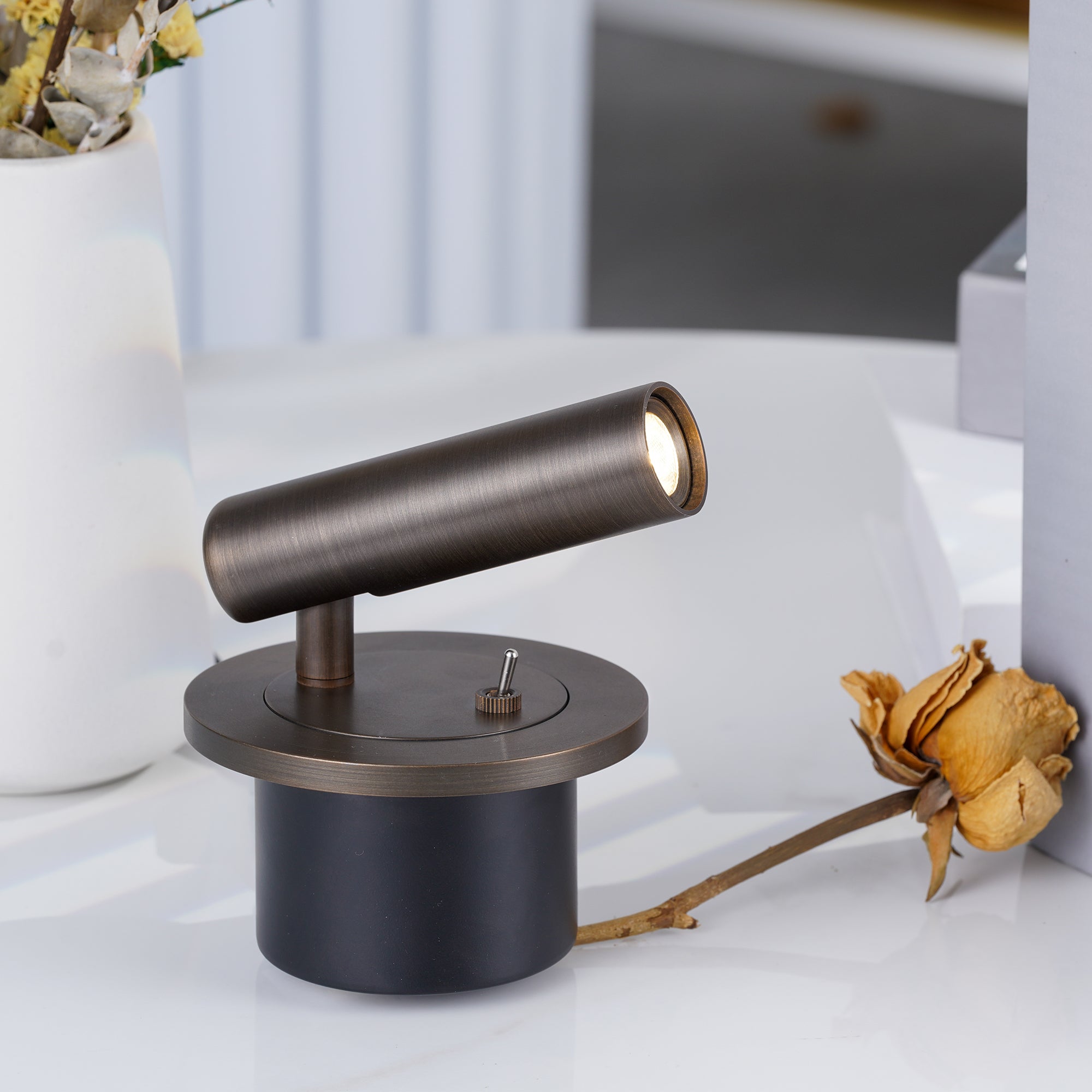 Minimalist Articulated LED Wall Mounted Reading Lamp with Adjustable Rotating Arm