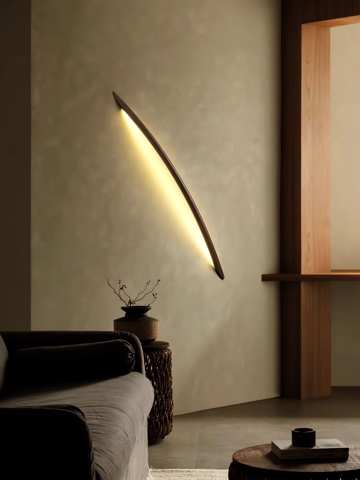 Minimalist Linear Wood LED Sconce Modern Vertical Wall Mounted Light for Hallways and Living Rooms