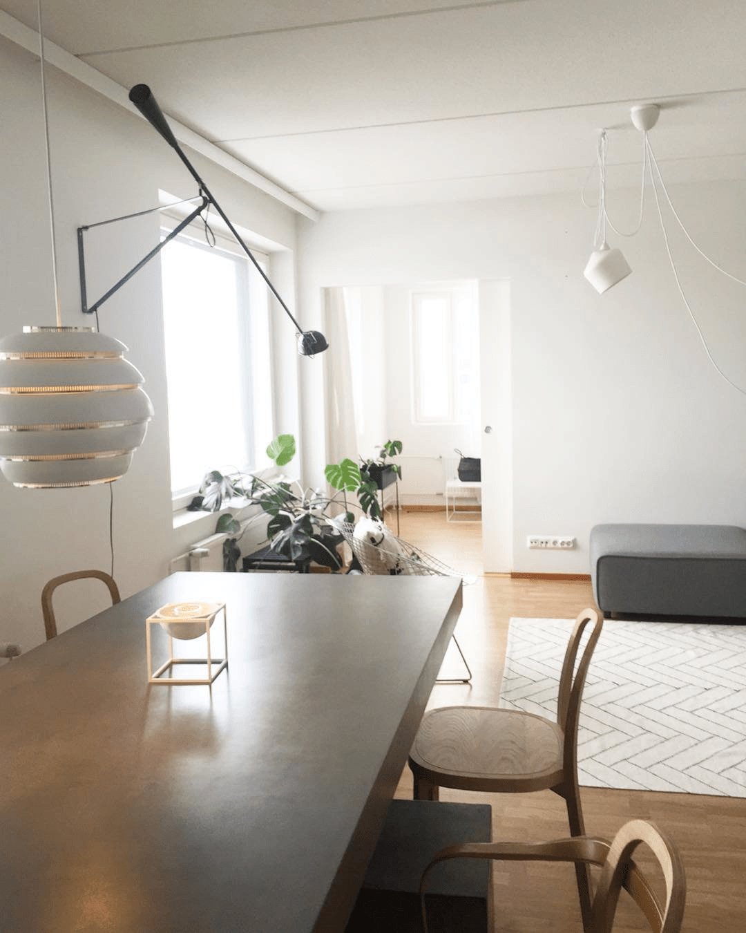 Modern Adjustable Long Swing Arm Wall Sconce Industrial Metal Reading Lamp