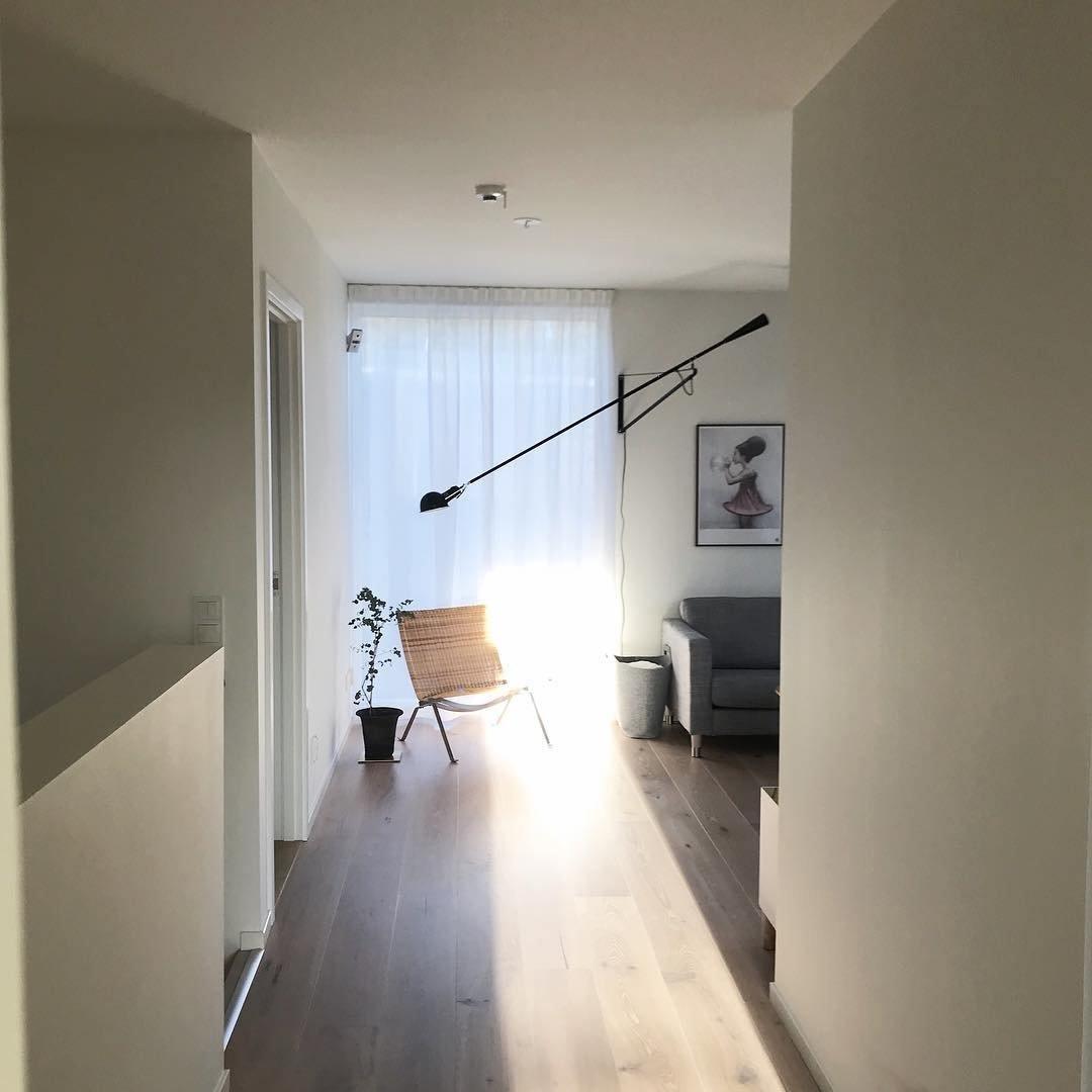 Modern Adjustable Long Swing Arm Wall Sconce Industrial Metal Reading Lamp
