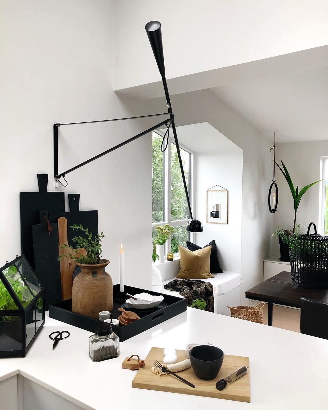 Modern Adjustable Long Swing Arm Wall Sconce Industrial Metal Reading Lamp