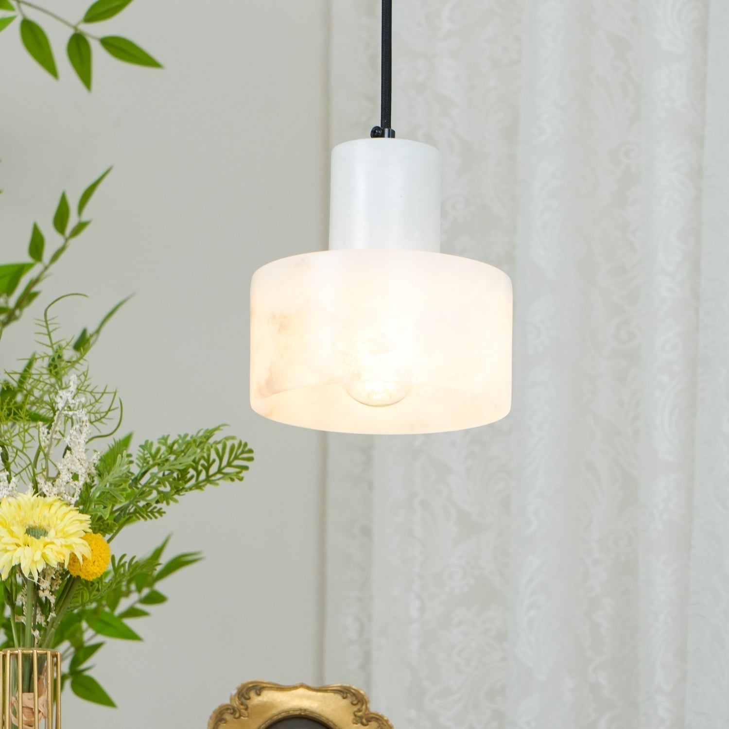 Modern Alabaster Pendant Light Minimalist Natural Stone Cylinder Hanging Lamp for Indoor Use