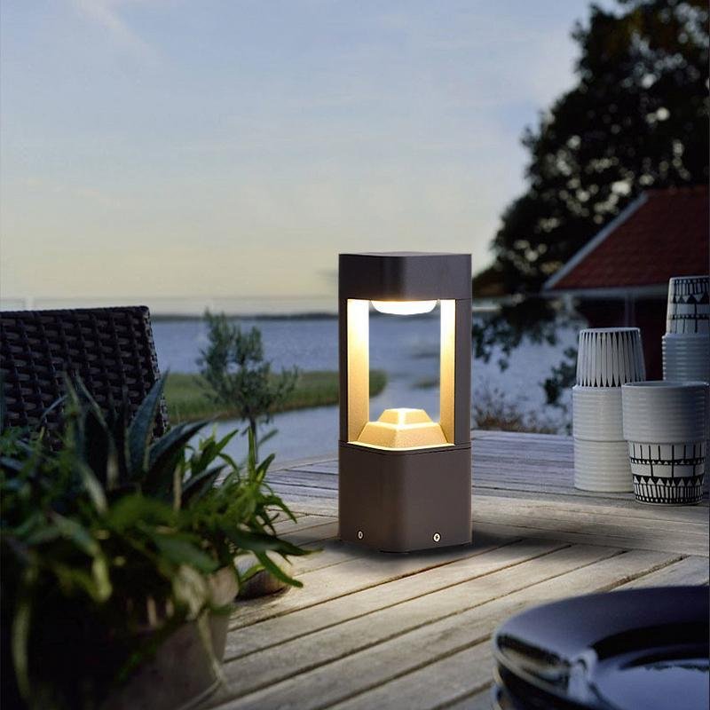 Modern Aluminum Outdoor Pathway Light Waterproof LED Garden Landscape Bollard Fixture