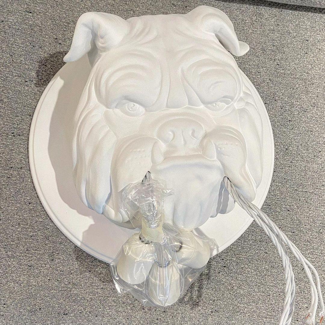 Modern Bulldog Resin Wall Sconce Artistic Animal Sculpture Lighting Fixture
