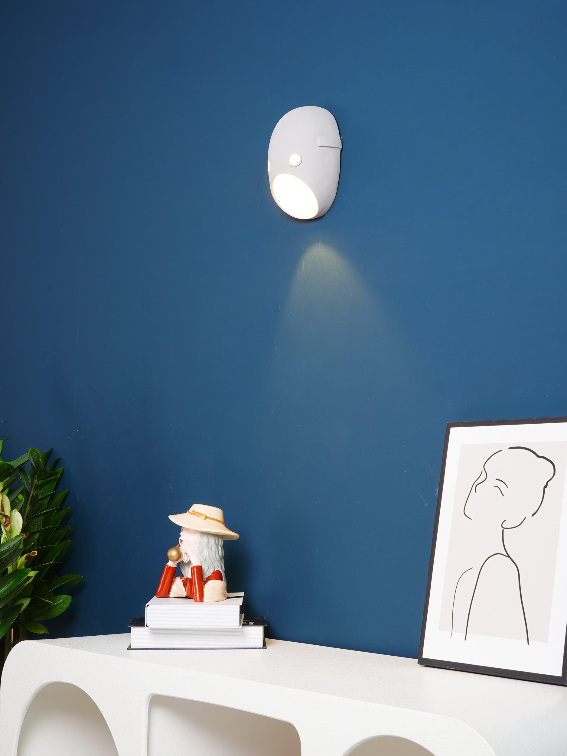 Modern Ceramic Face Mask Wall Sconce Decorative Art Portrait Wall Light for Interior Decor