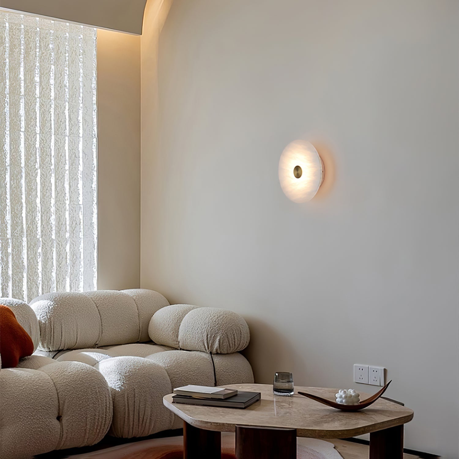 Modern Circular Natural Alabaster LED Wall Lamp Fixture for Elegant Indoor Lighting