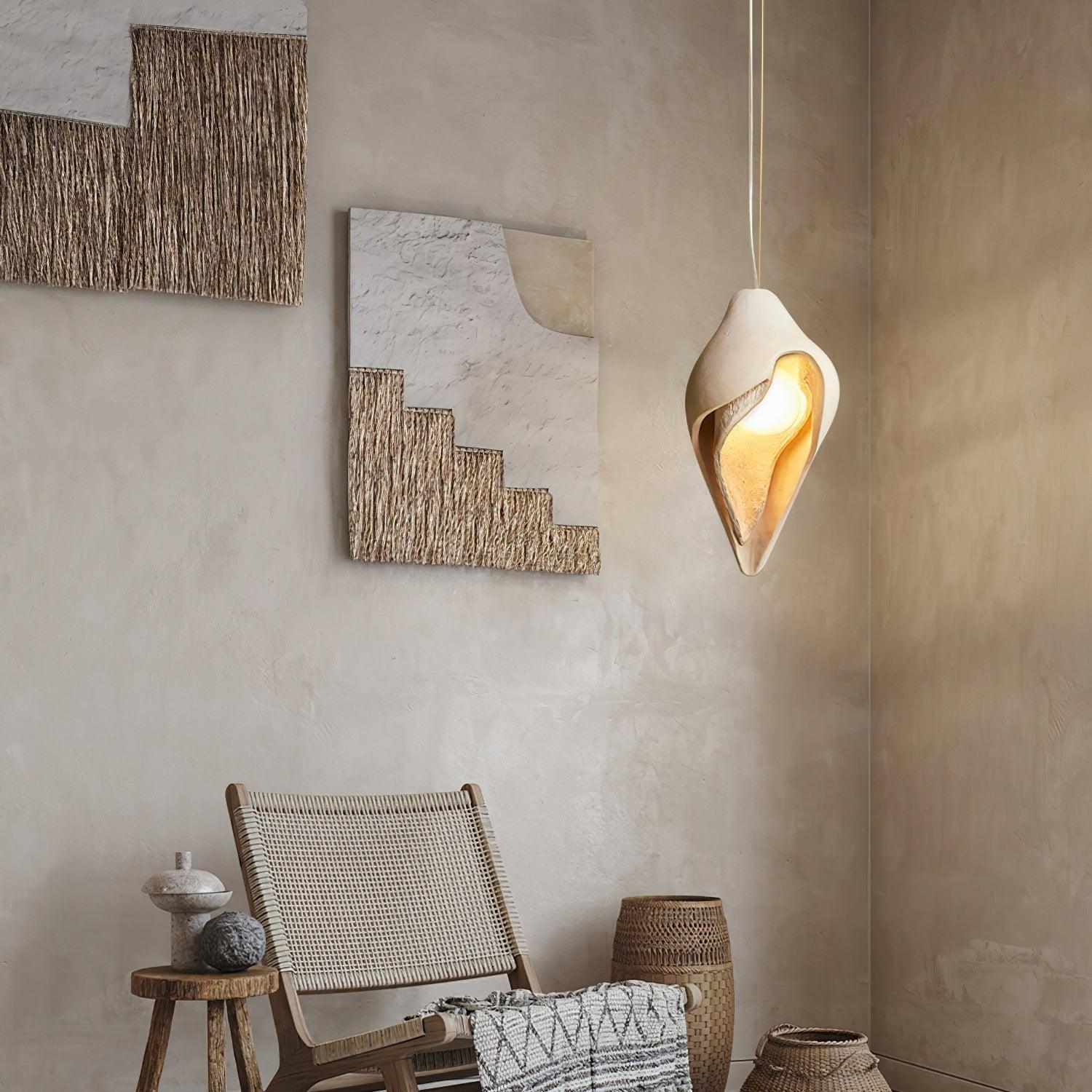 Modern Conch Resin Pendant Light Artistic Shell Shaped Hanging Ceiling Lamp for Interior Decor