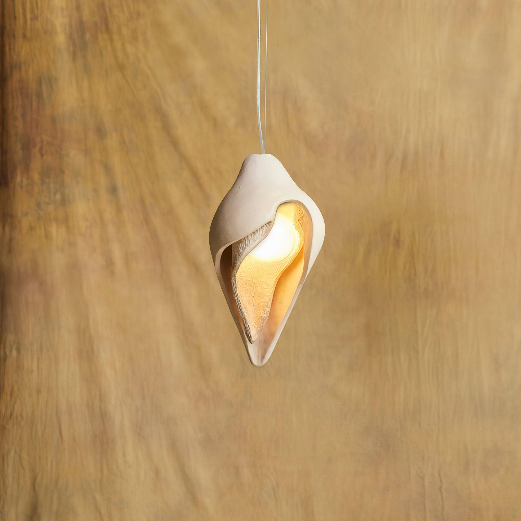 Modern Conch Resin Pendant Light Artistic Shell Shaped Hanging Ceiling Lamp for Interior Decor