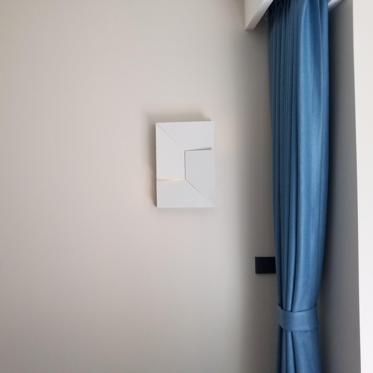 Modern Cordless LED Wall Sconce Matte White Aluminum Rechargeable Decorative Lighting