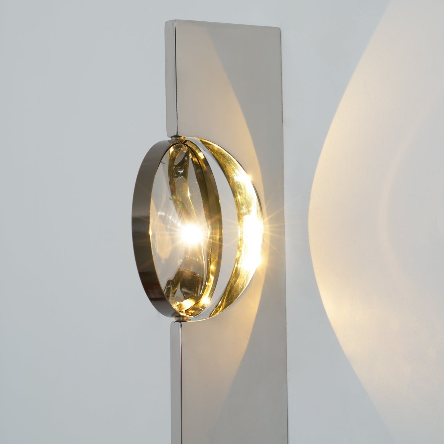 Modern Creative Light and Shadow LED Wall Sconce for Artistic Interior Lighting