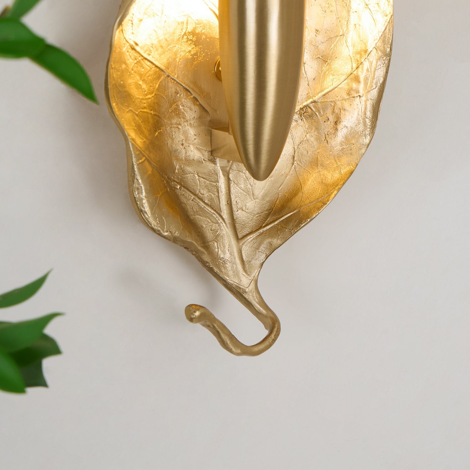 Modern Crumpled Leaf Brass Wall Sconce Elegant Indoor Decorative Lighting Fixture