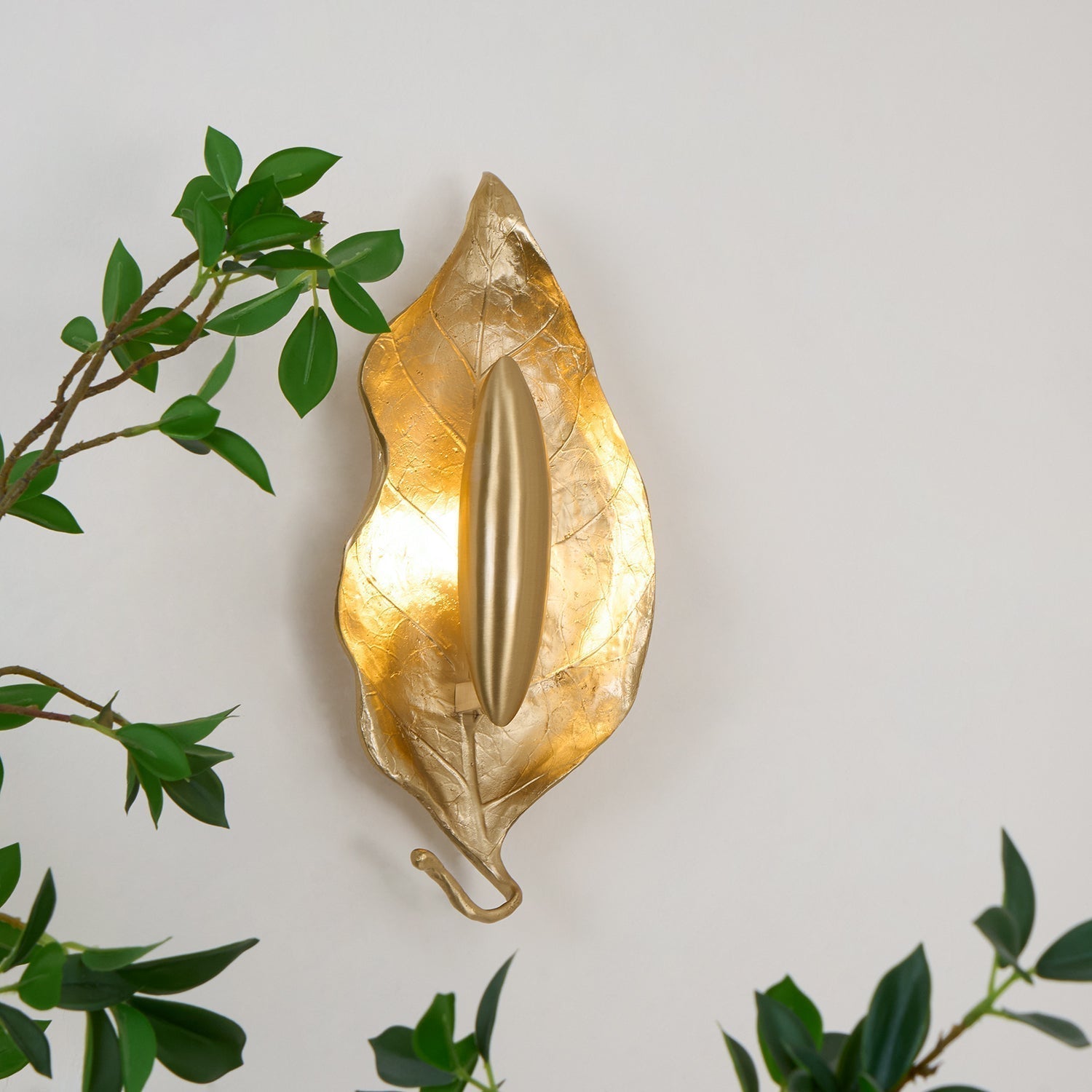 Modern Crumpled Leaf Brass Wall Sconce Elegant Indoor Decorative Lighting Fixture