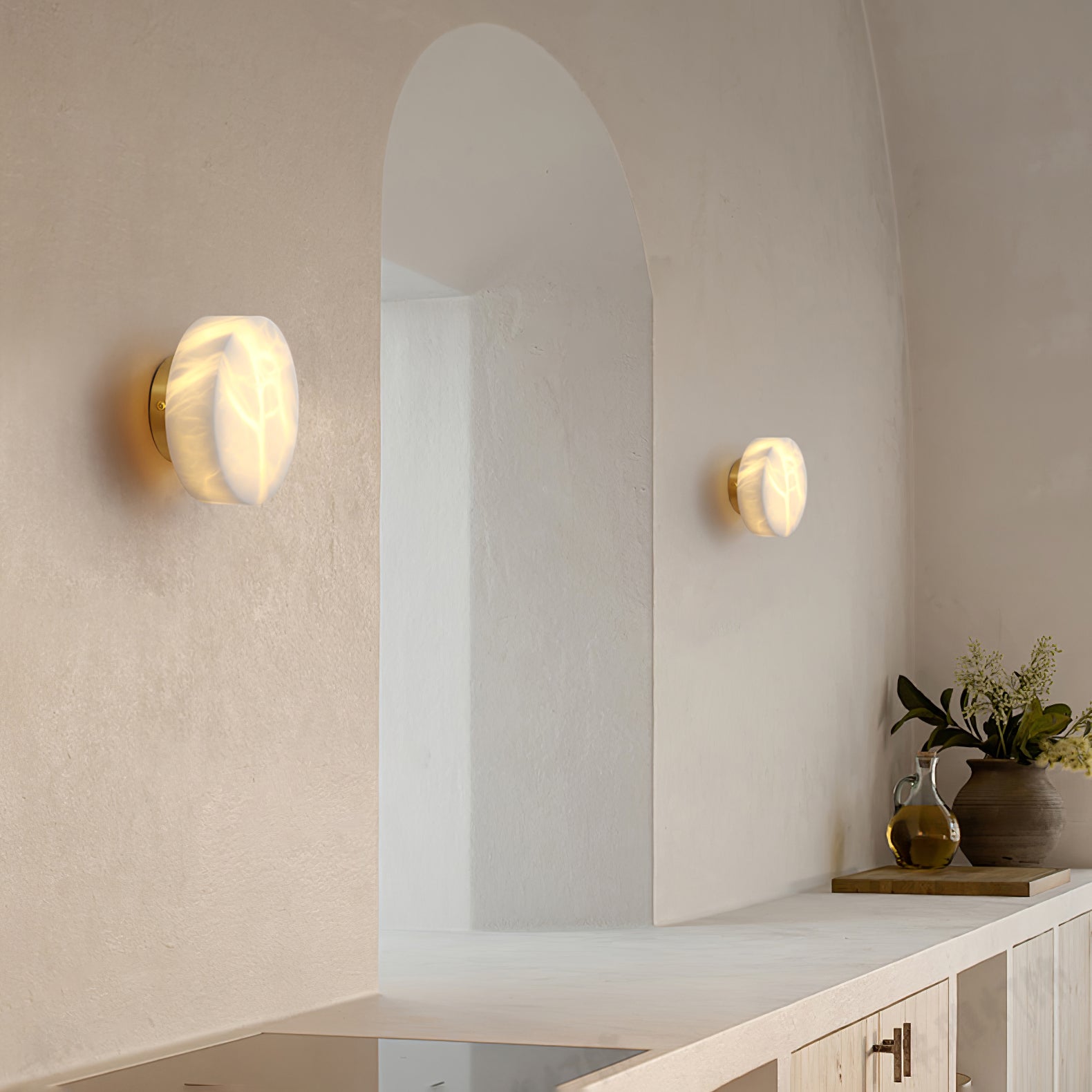 Modern Cylindrical Alabaster Wall Sconce LED Stone Wall Light Fixture for Indoor Decor