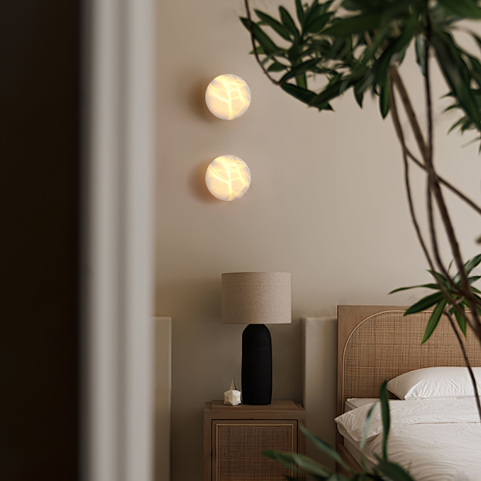 Modern Cylindrical Alabaster Wall Sconce LED Stone Wall Light Fixture for Indoor Decor