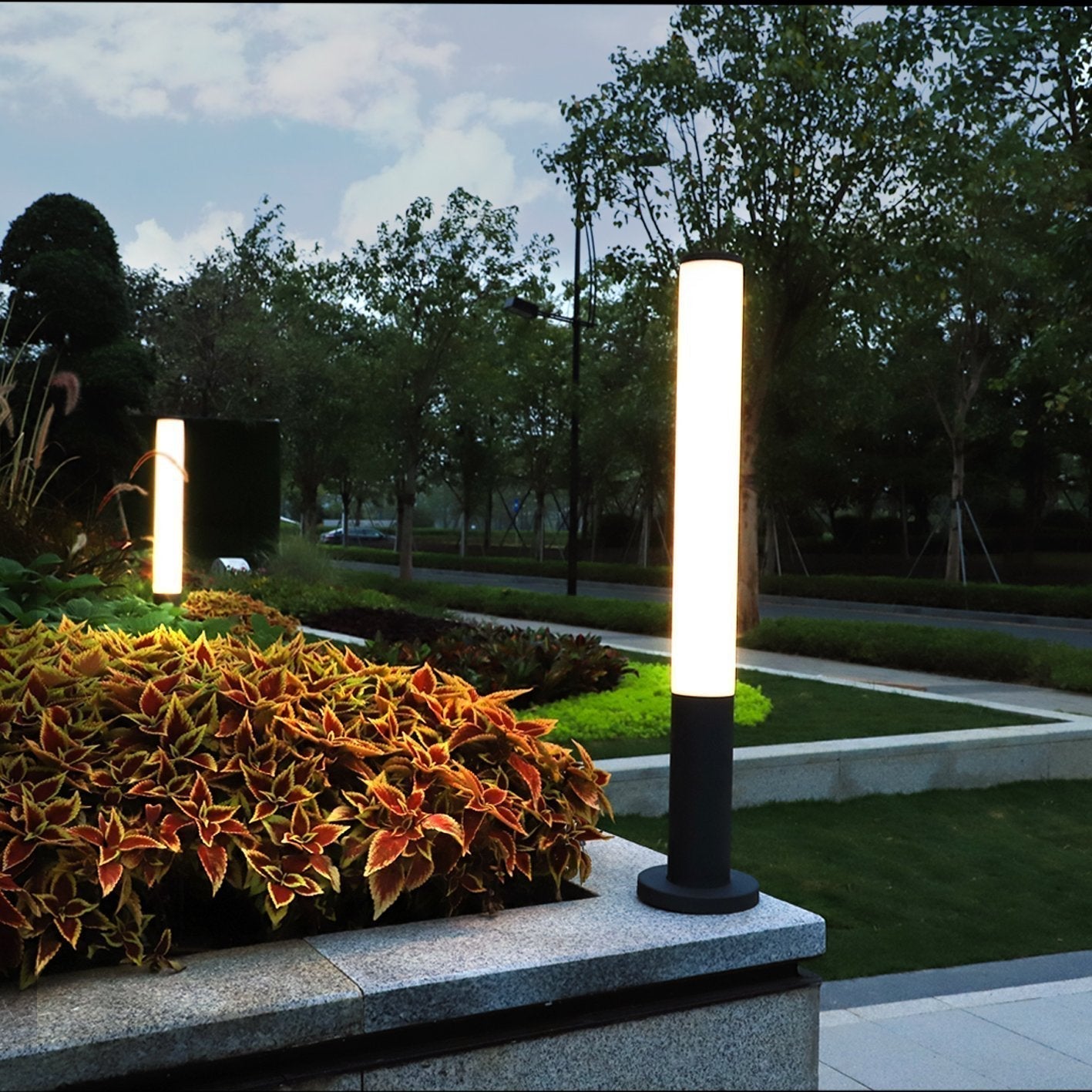 Modern Cylindrical LED Outdoor Pathway Light Waterproof Garden Landscape Luminaire