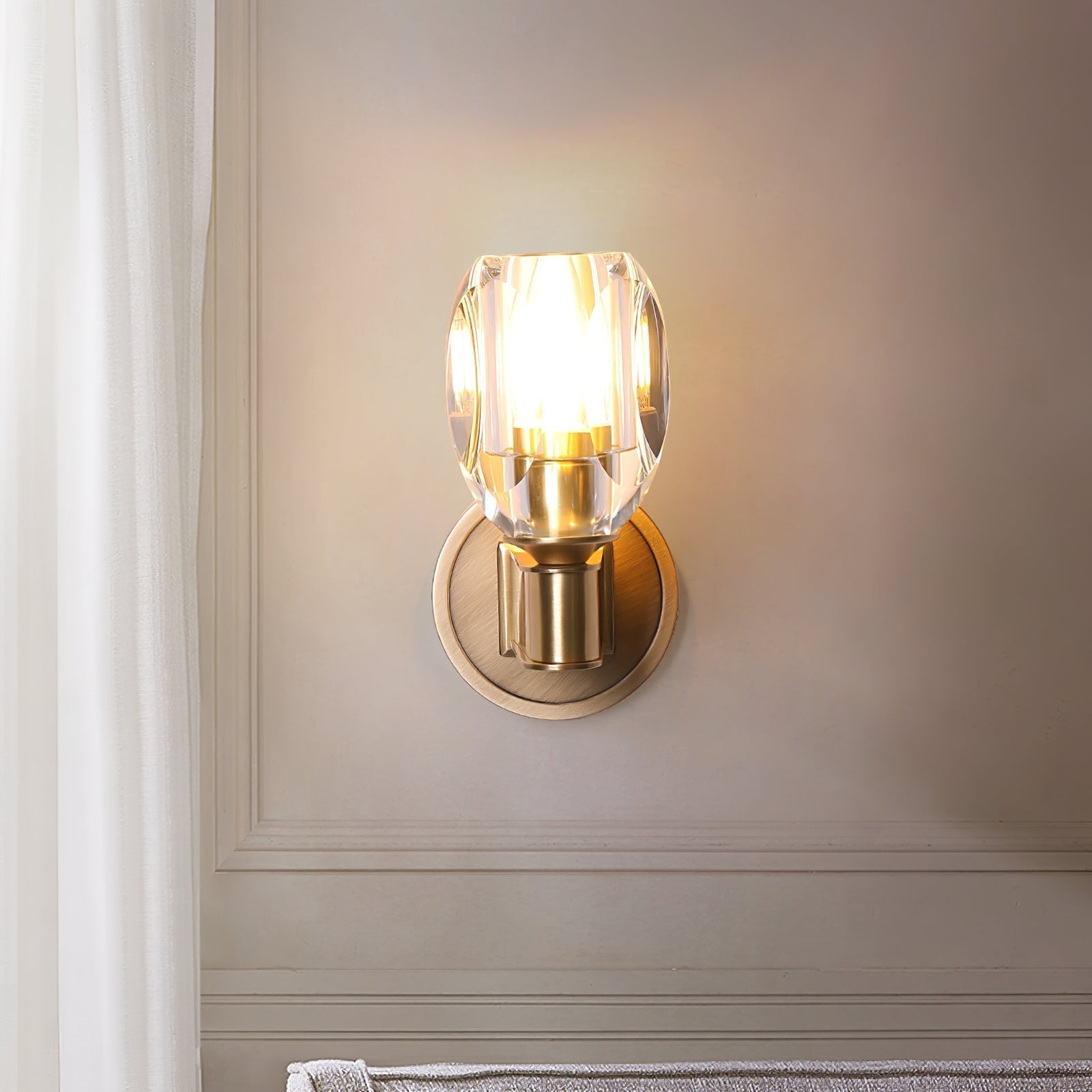 Modern Diamond Crystal Wall Sconce Luxury Brass LED Vanity Light for Bedroom and Hallway