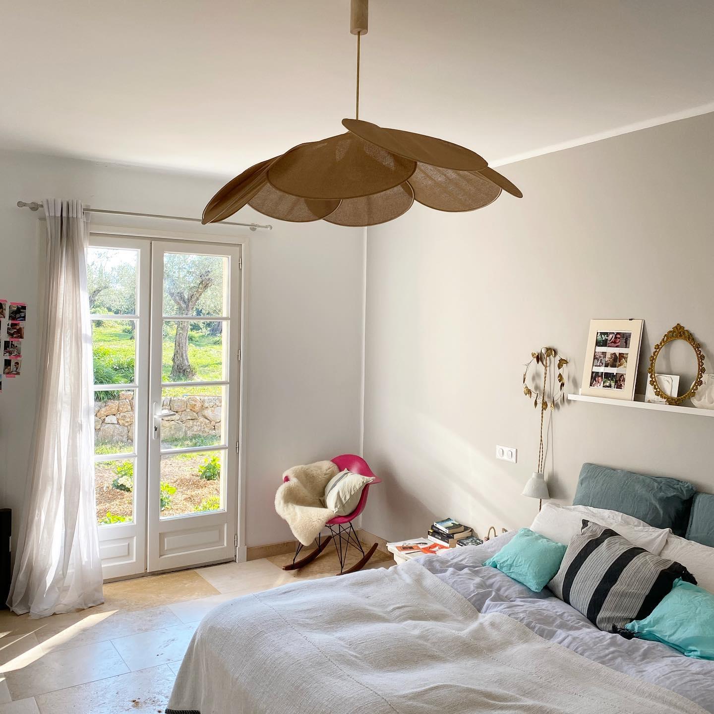 Modern Fabric Floral Petal Pendant Light for Elegant Living Room and Bedroom Lighting