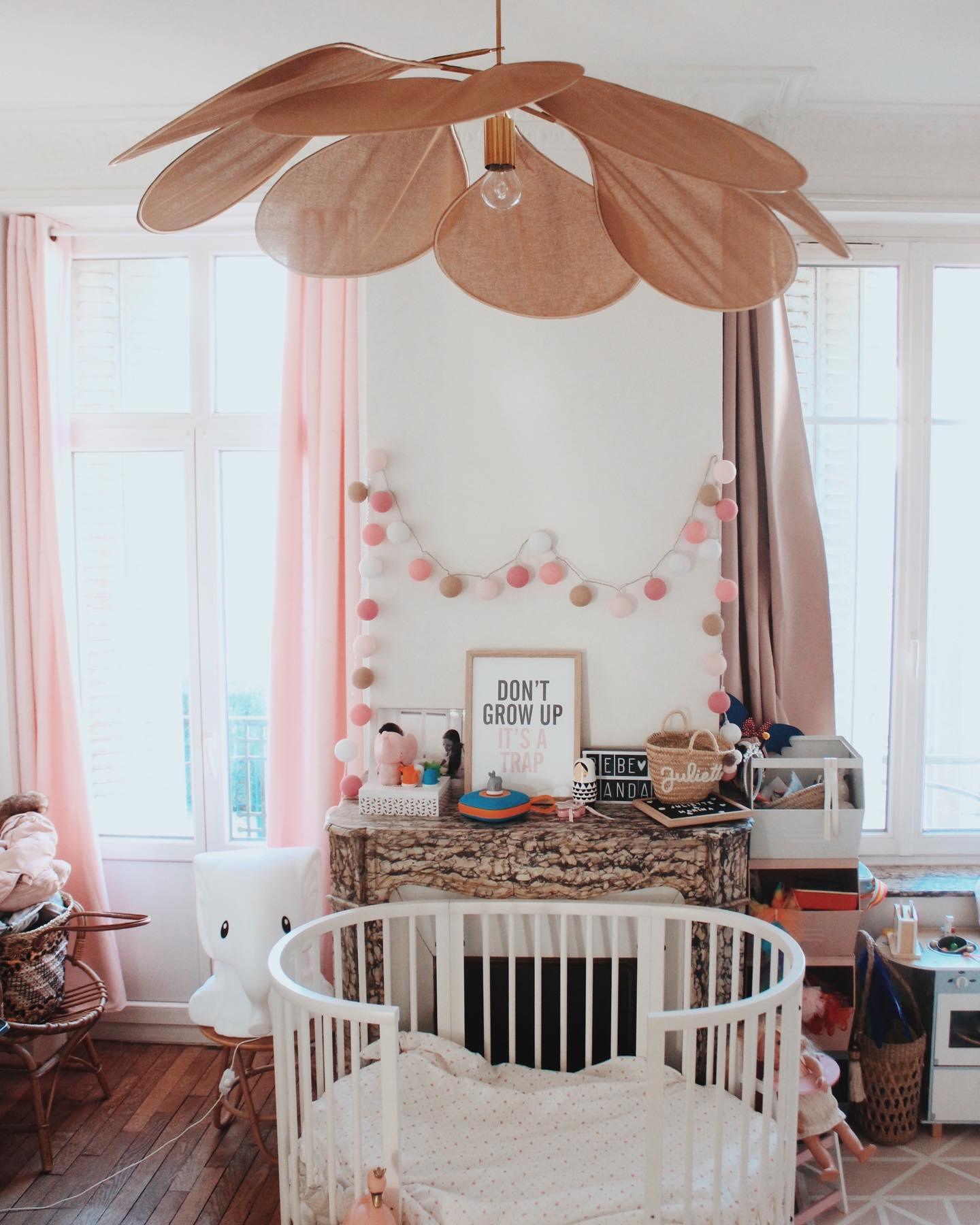 Modern Fabric Floral Petal Pendant Light for Elegant Living Room and Bedroom Lighting