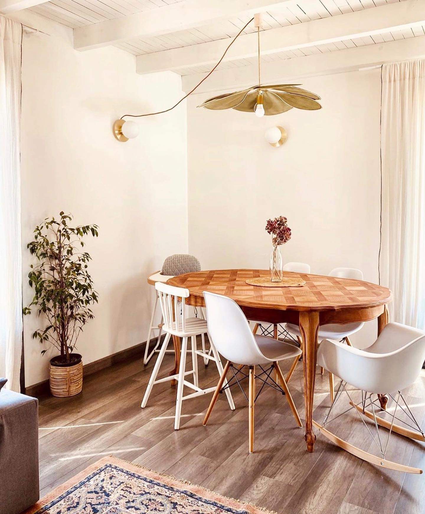 Modern Fabric Floral Petal Pendant Light for Elegant Living Room and Bedroom Lighting