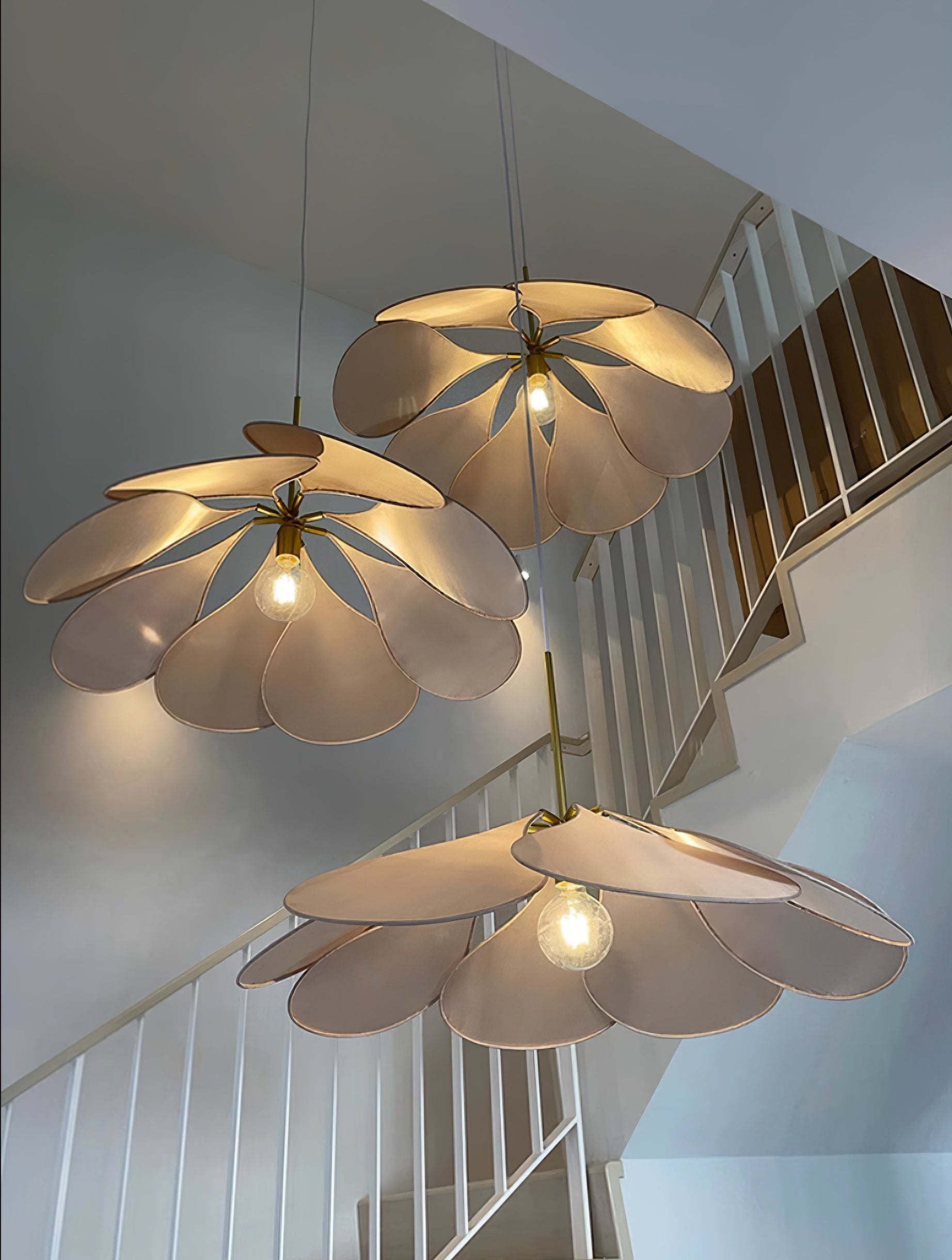 Modern Fabric Floral Petal Pendant Light for Elegant Living Room and Bedroom Lighting
