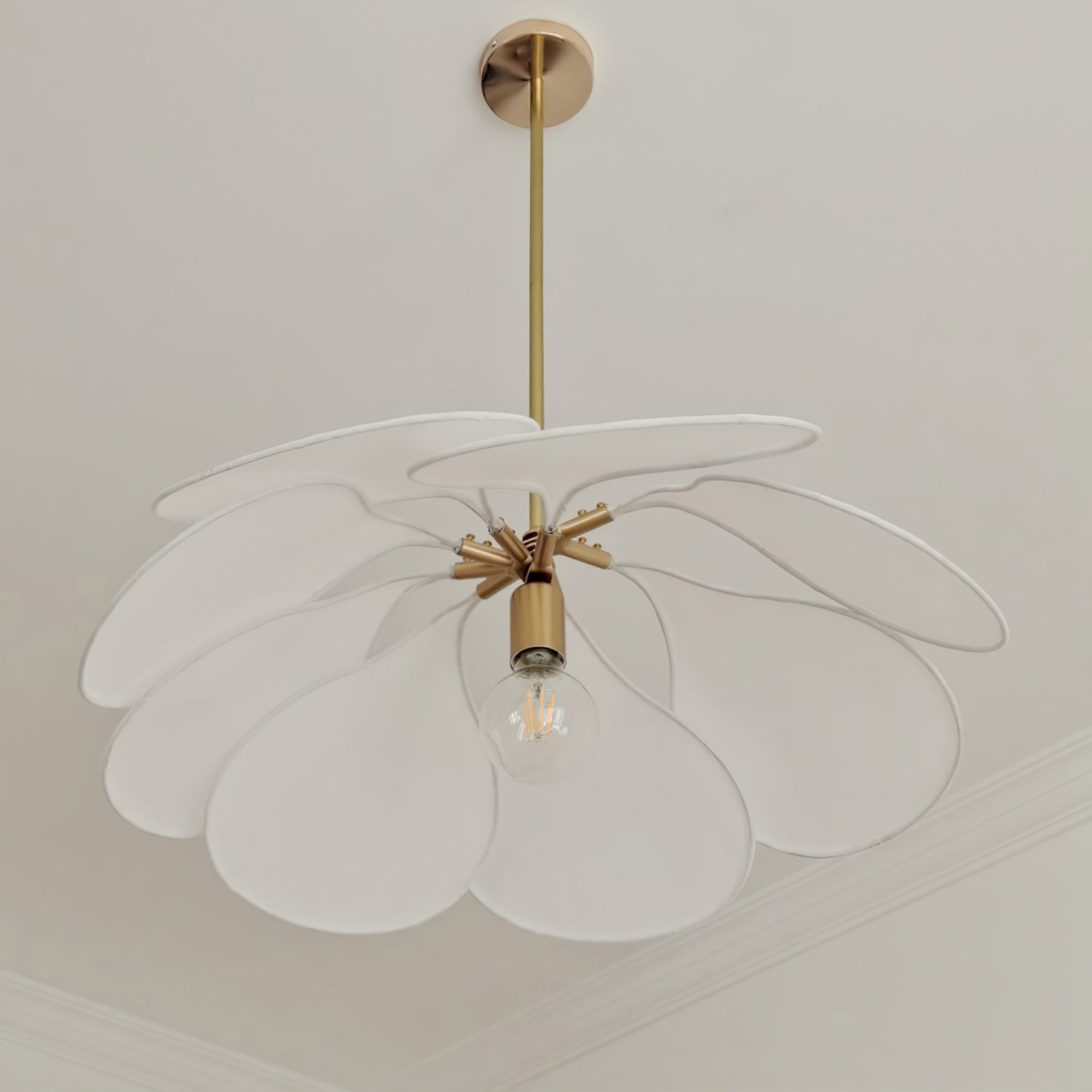 Modern Fabric Floral Petal Pendant Light for Elegant Living Room and Bedroom Lighting