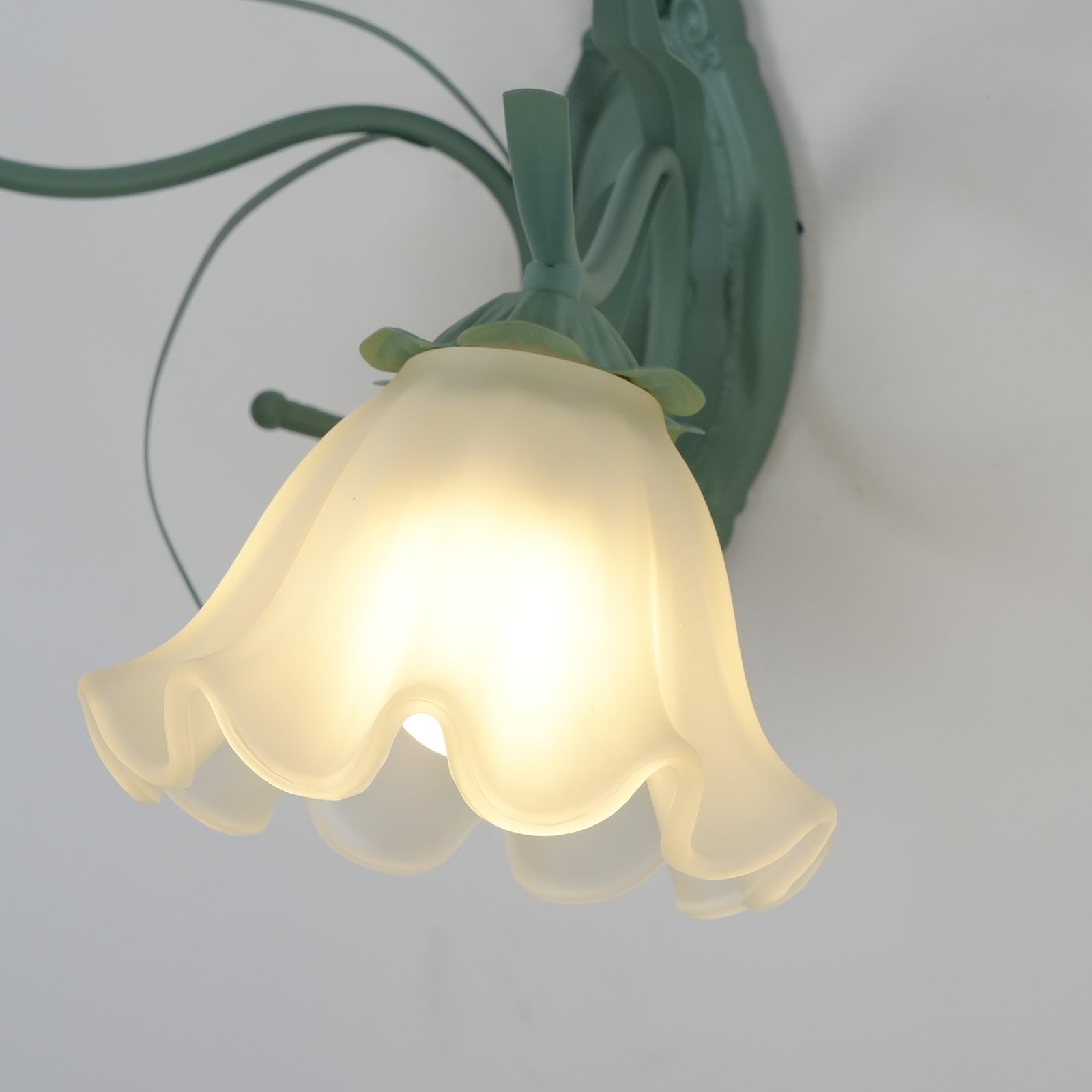 Modern Floral Blossom Glass Wall Sconce Set of Two Green Metal Petal Wall Lamp for Indoor Living