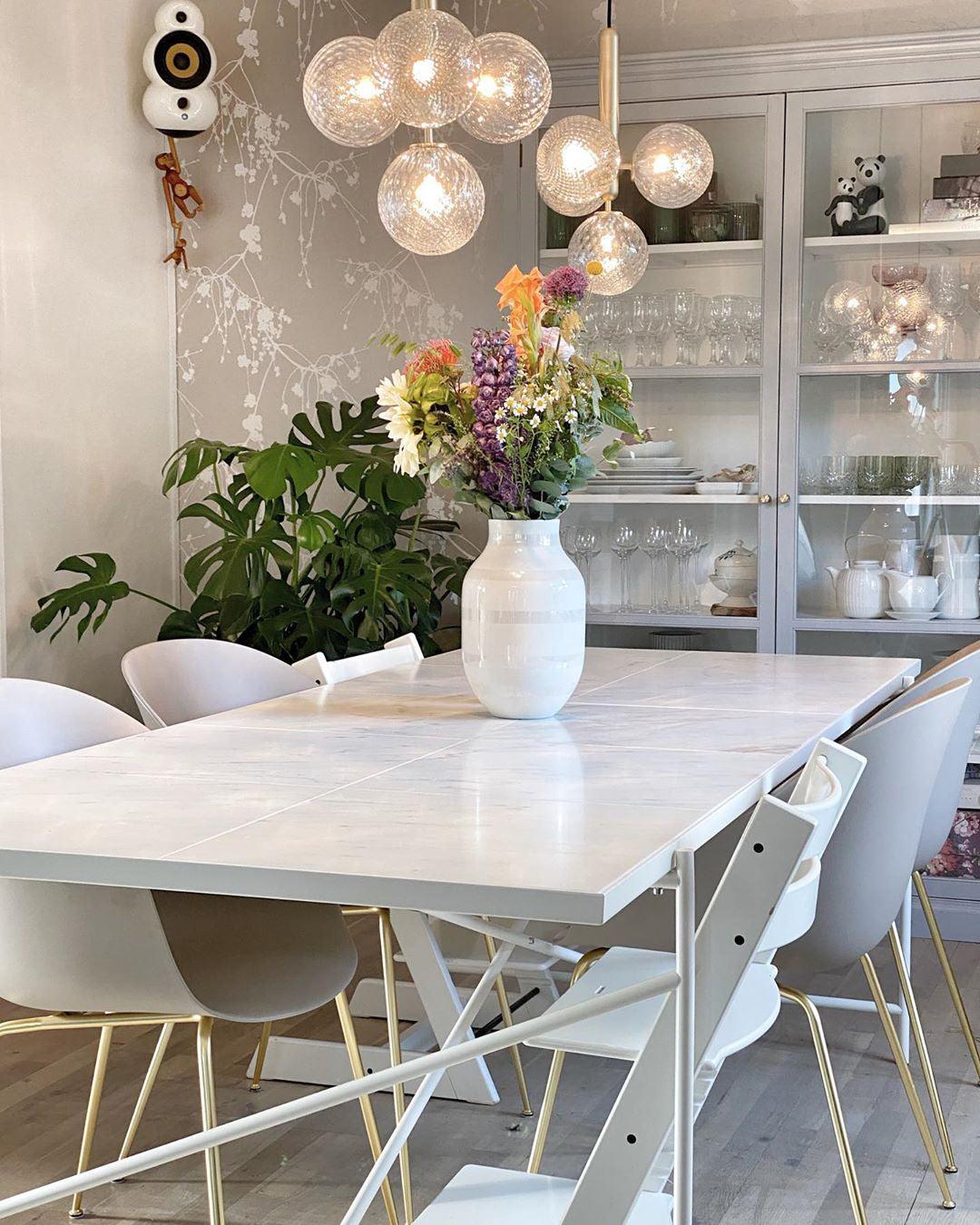Modern Glass Sphere Pendant Light Nordic Mouth Blown Hanging Lamp for Dining Room and Kitchen