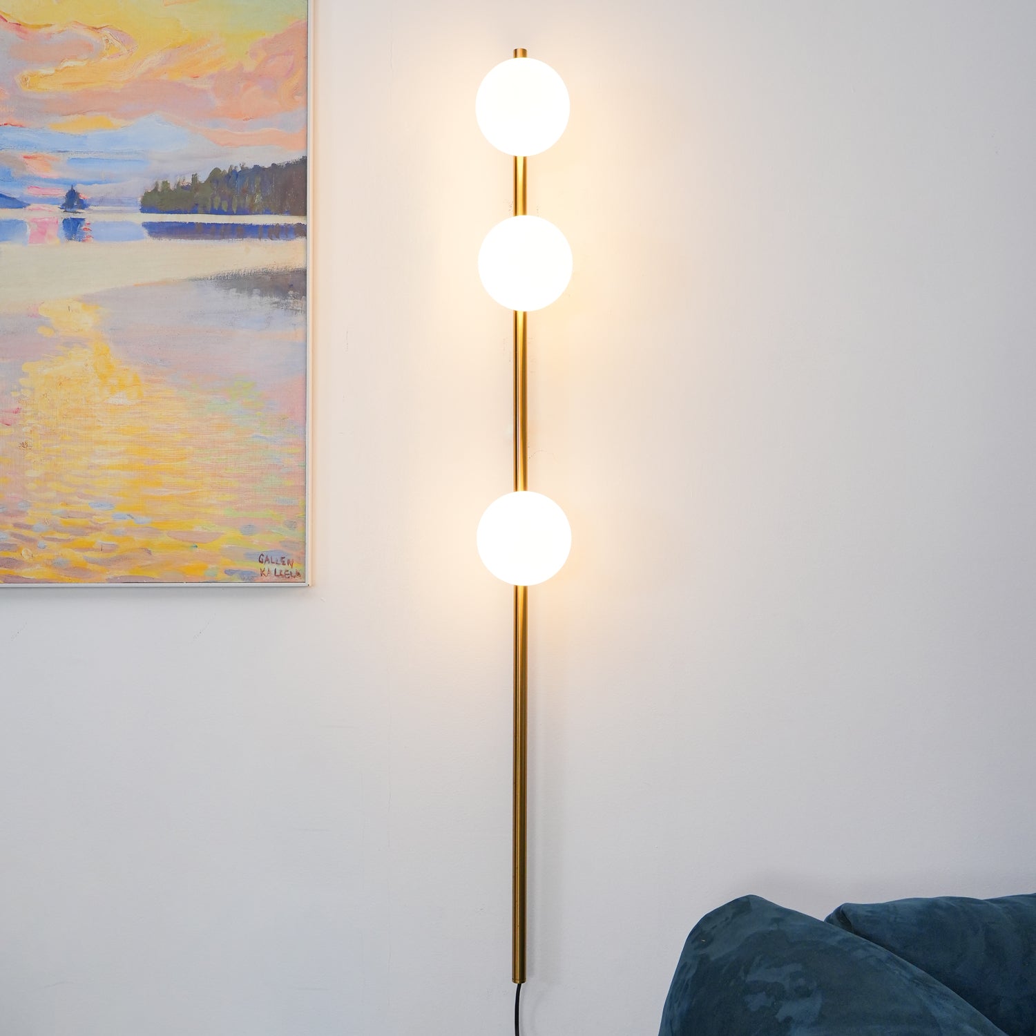 Modern Glass Spheres Vertical Wall Sconce Set of 2 for Luxury Indoor Lighting