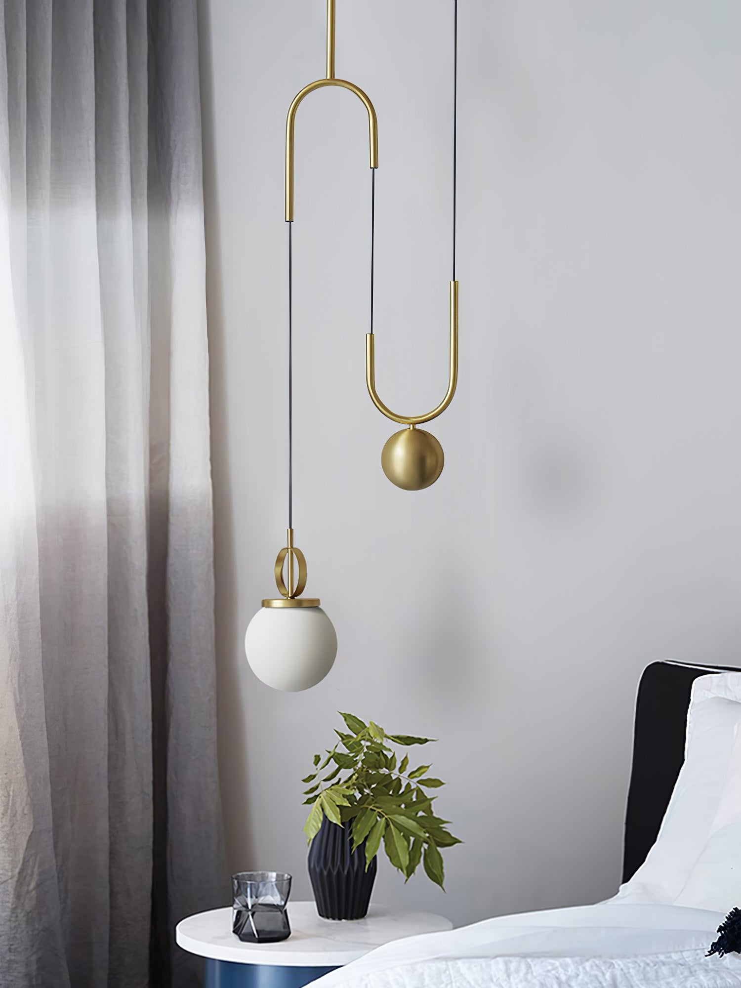 modern-globe-glass-pendant-light-with-adjustable-cable-for-kitchen-and-dining-room