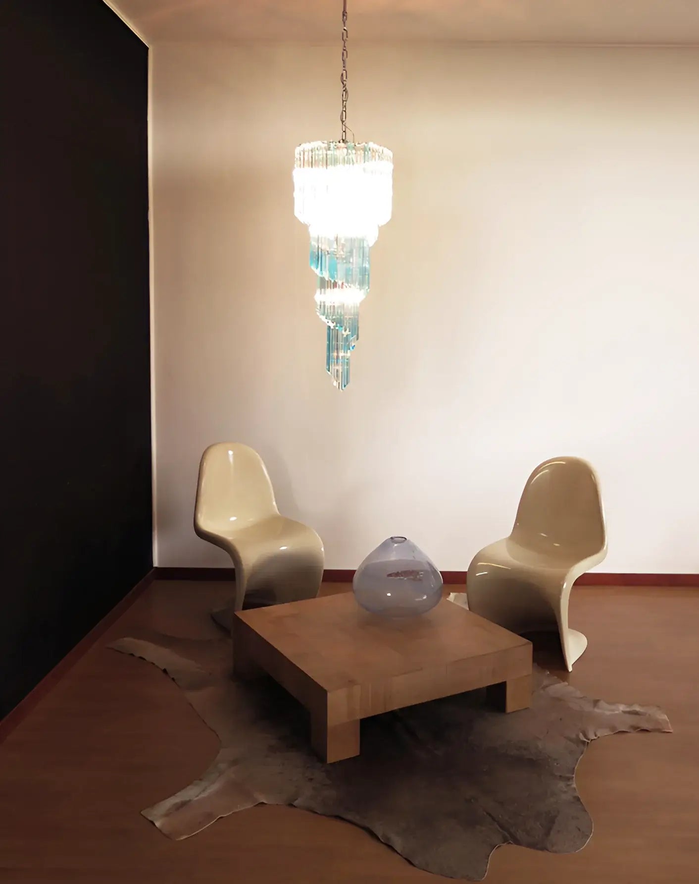 modern-handcrafted-murano-spiral-blue-prism-glass-chandelier-for-grand-entryways