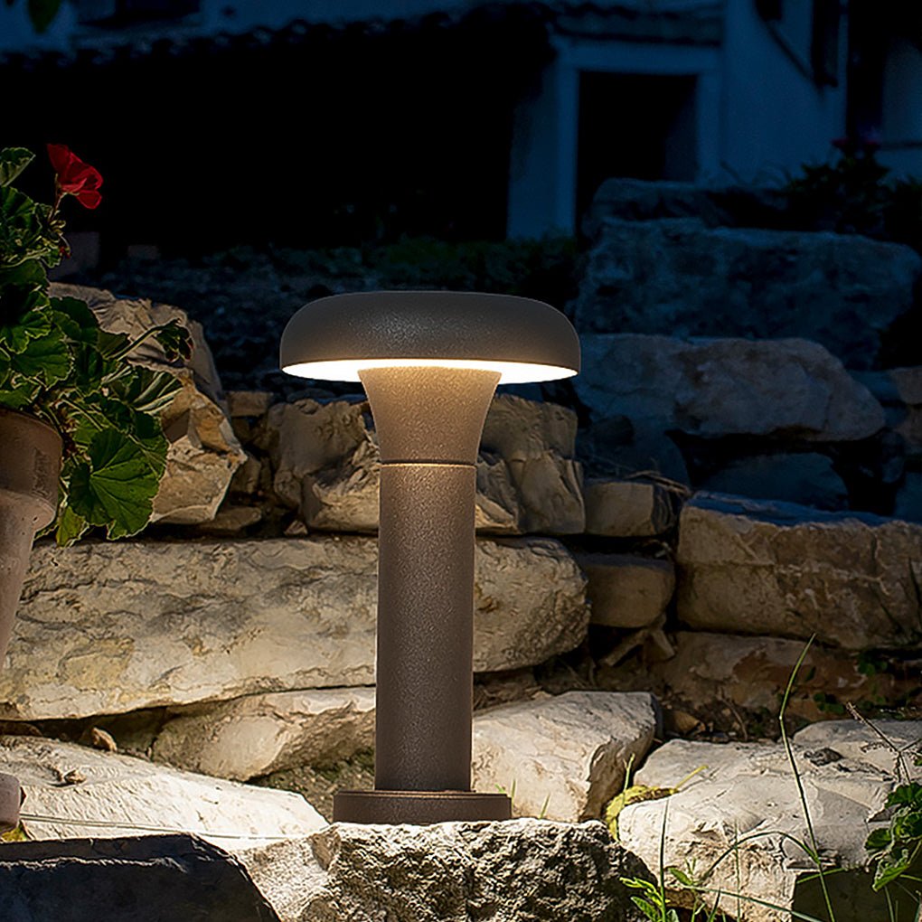 Modern IP65 Waterproof LED Bollard Light for Outdoor Garden Pathways and Villa Yard