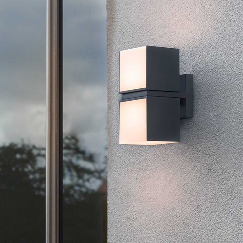 Modern IP65 Waterproof LED Outdoor Wall Sconce for Porch and Garden Lighting