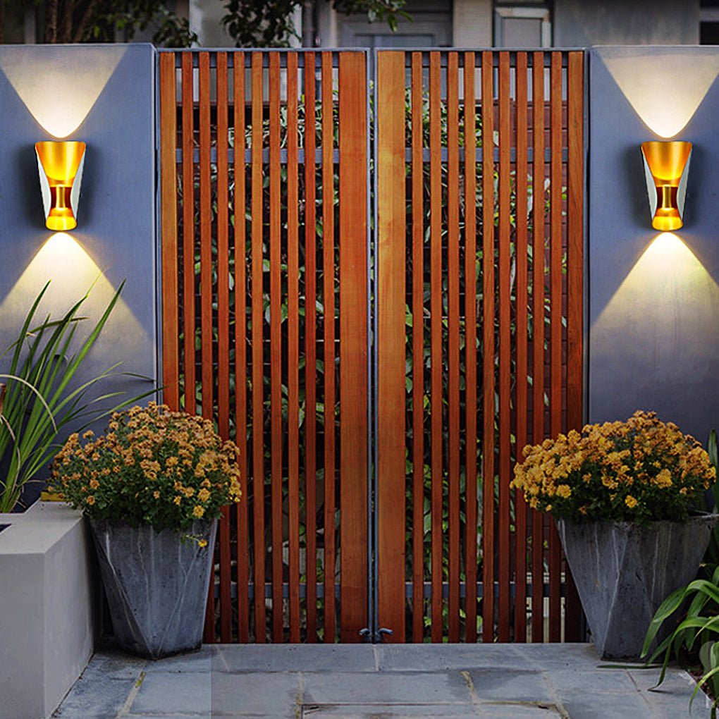 Modern IP65 Waterproof LED Up and Down Outdoor Wall Sconce for Garden and Porch Lighting